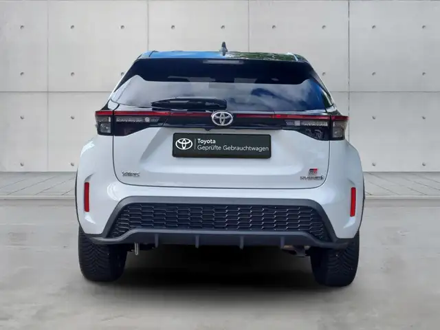 Toyota Yaris Cross view 5