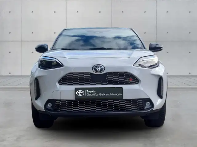 Toyota Yaris Cross view 6