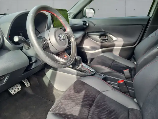 Toyota Yaris Cross view 9