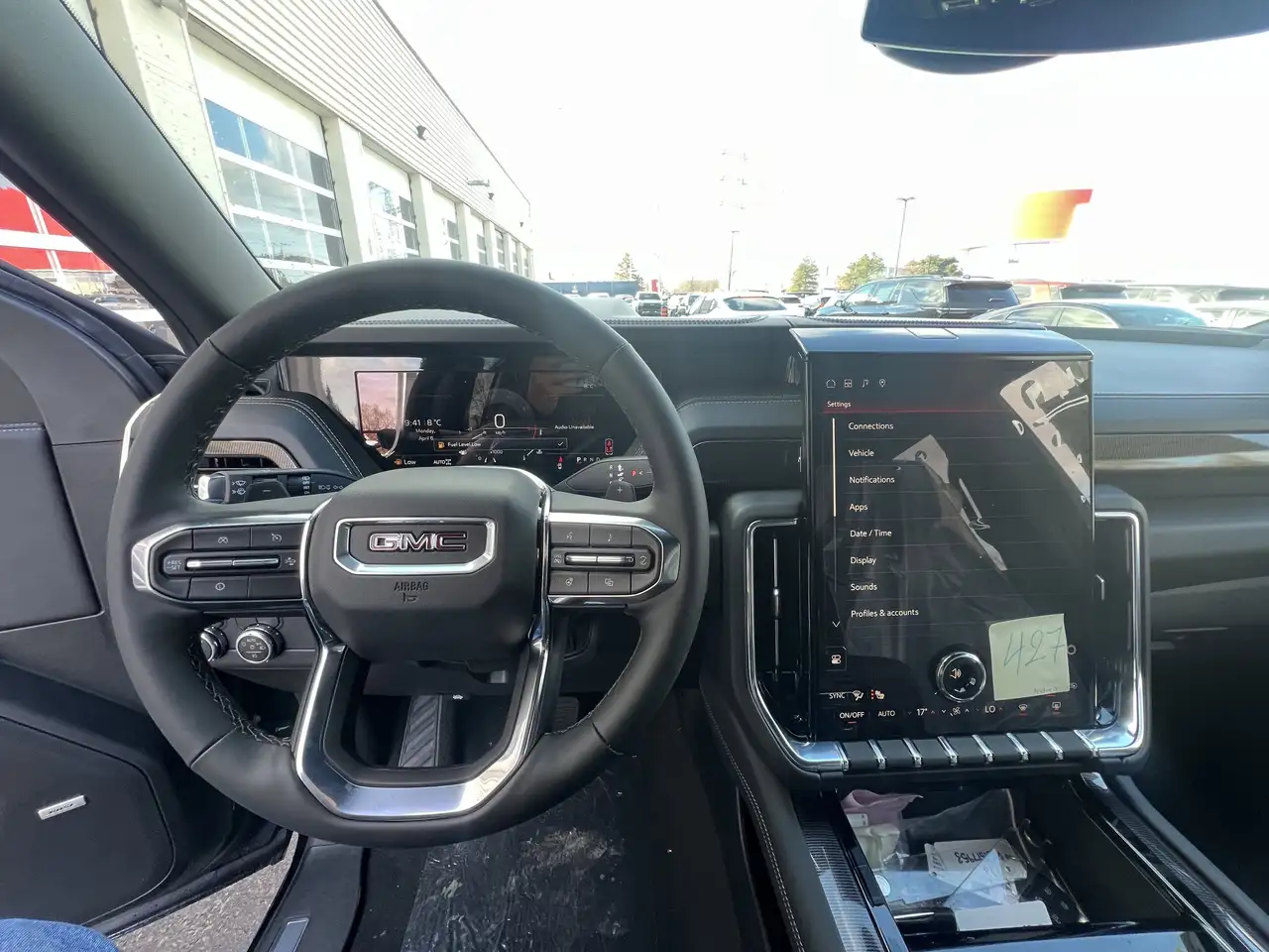 GMC Yukon снимка GMC Yukon