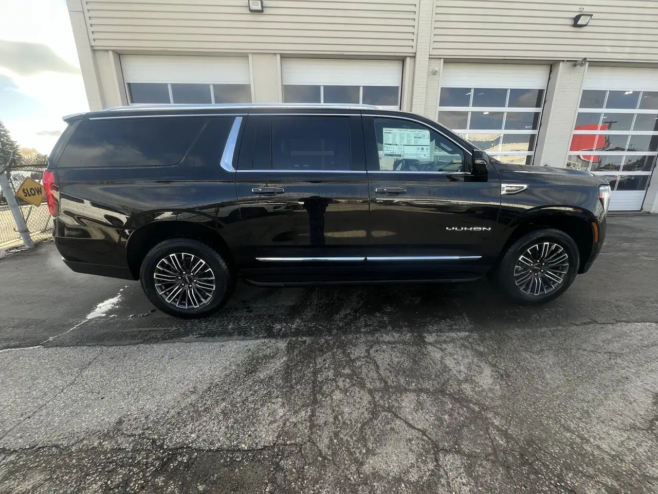 GMC Yukon снимка GMC Yukon