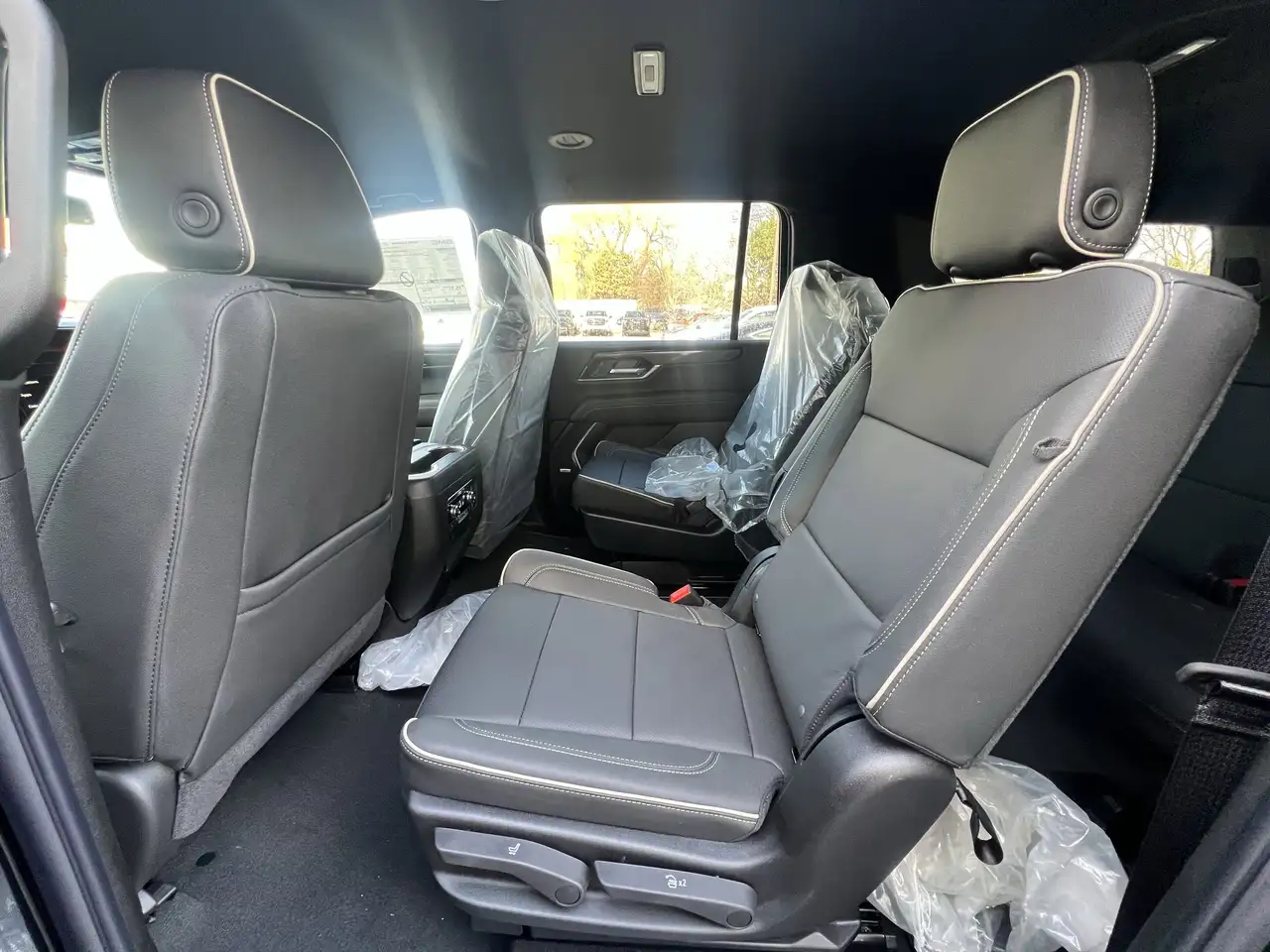 GMC Yukon снимка GMC Yukon