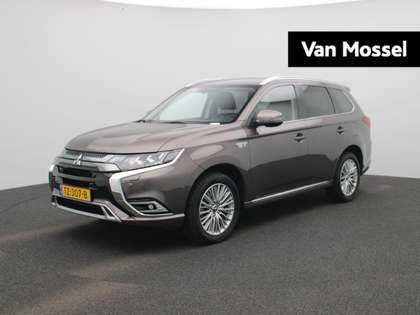 Mitsubishi Outlander 2.4 PHEV Intense | Stoelverwarming | Parkeersensor