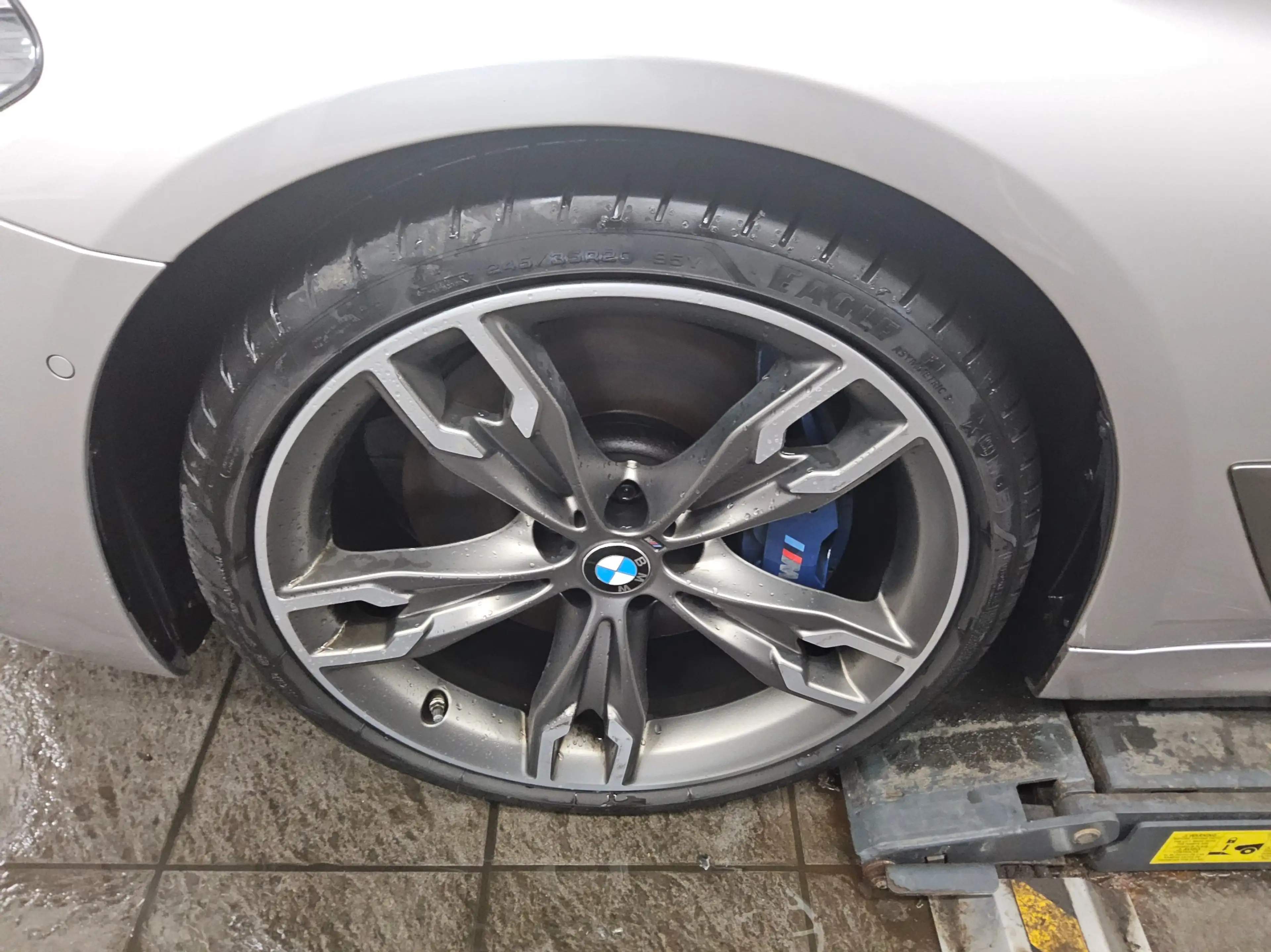 BMW M550 Touring xDr Navi LED Leder HuD Bowers Pano — photo 11