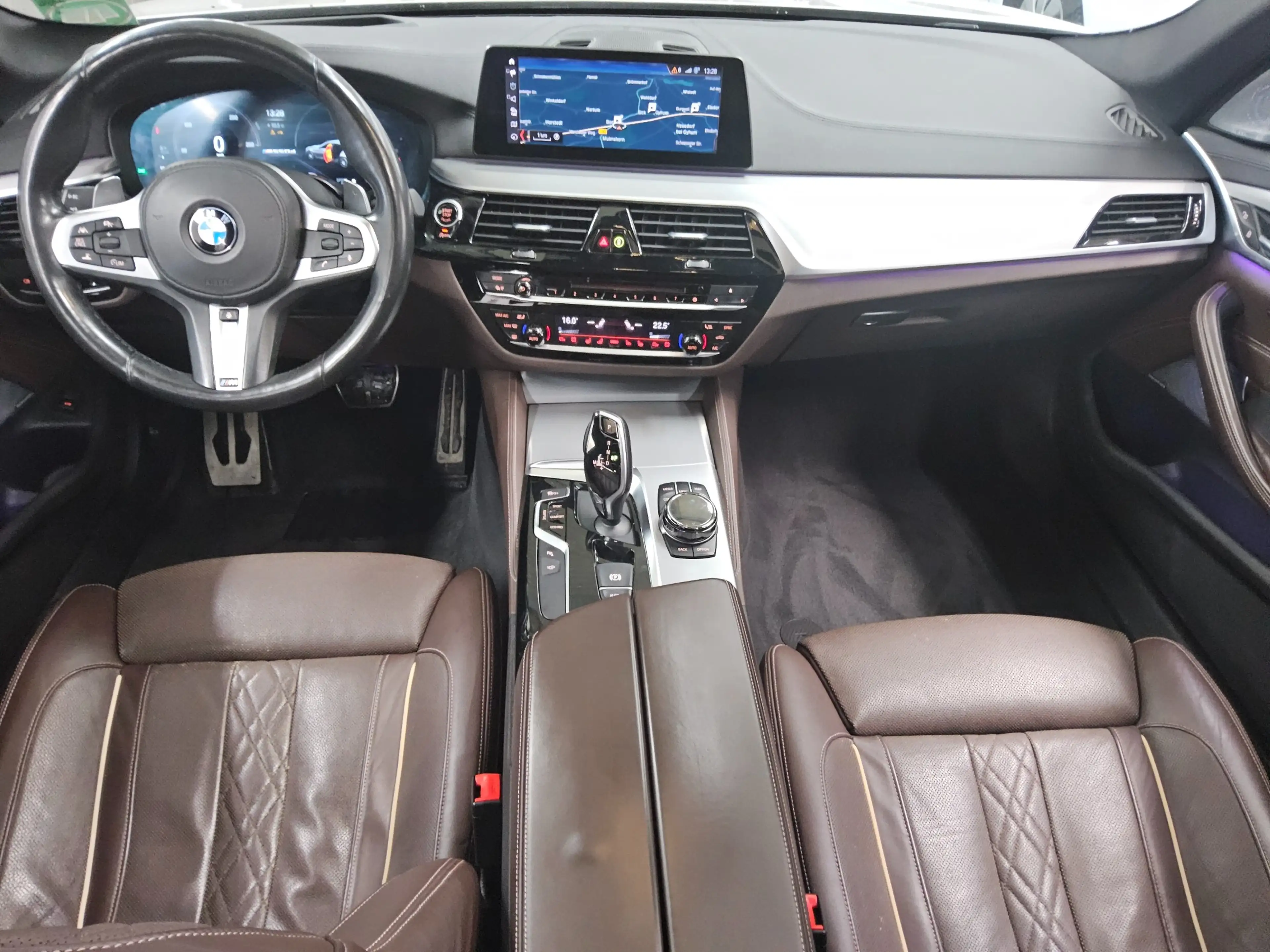 BMW M550 Touring xDr Navi LED Leder HuD Bowers Pano — photo 5