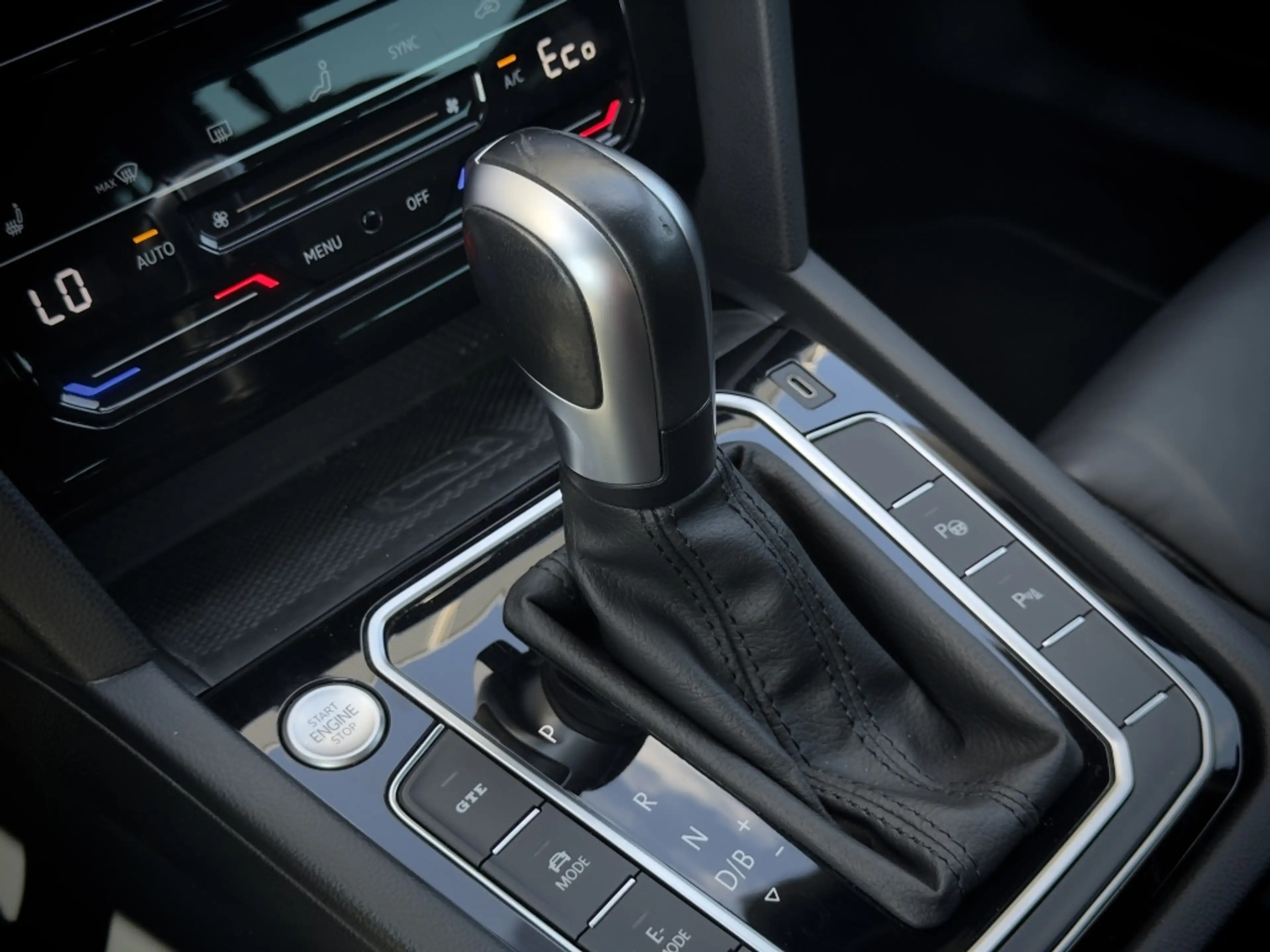 Volkswagen Passat Variant GTE | Panorama | Trekhaak | Leder | Ergoactive | I — photo 32