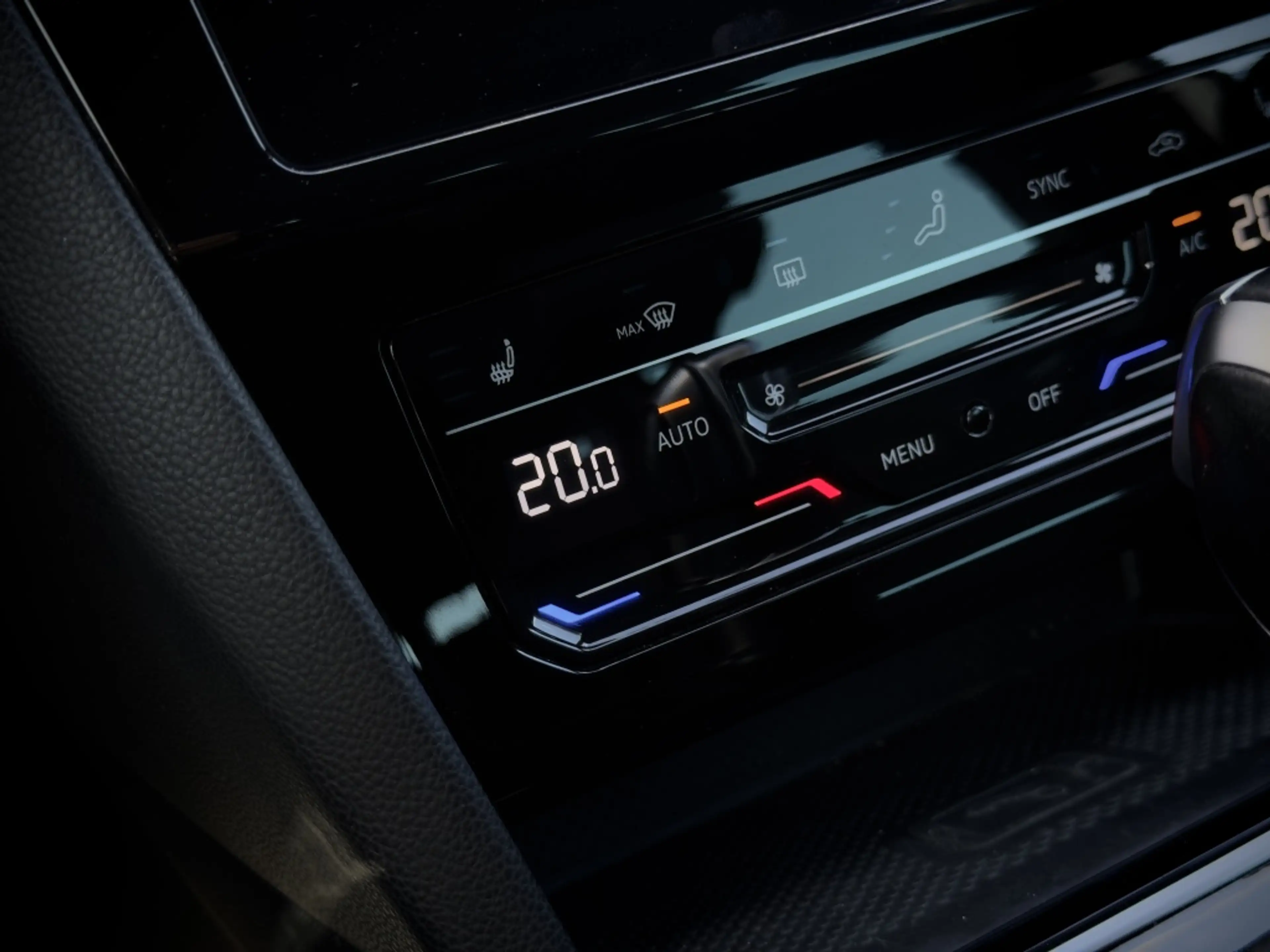 Volkswagen Passat Variant GTE | Panorama | Trekhaak | Leder | Ergoactive | I — photo 26
