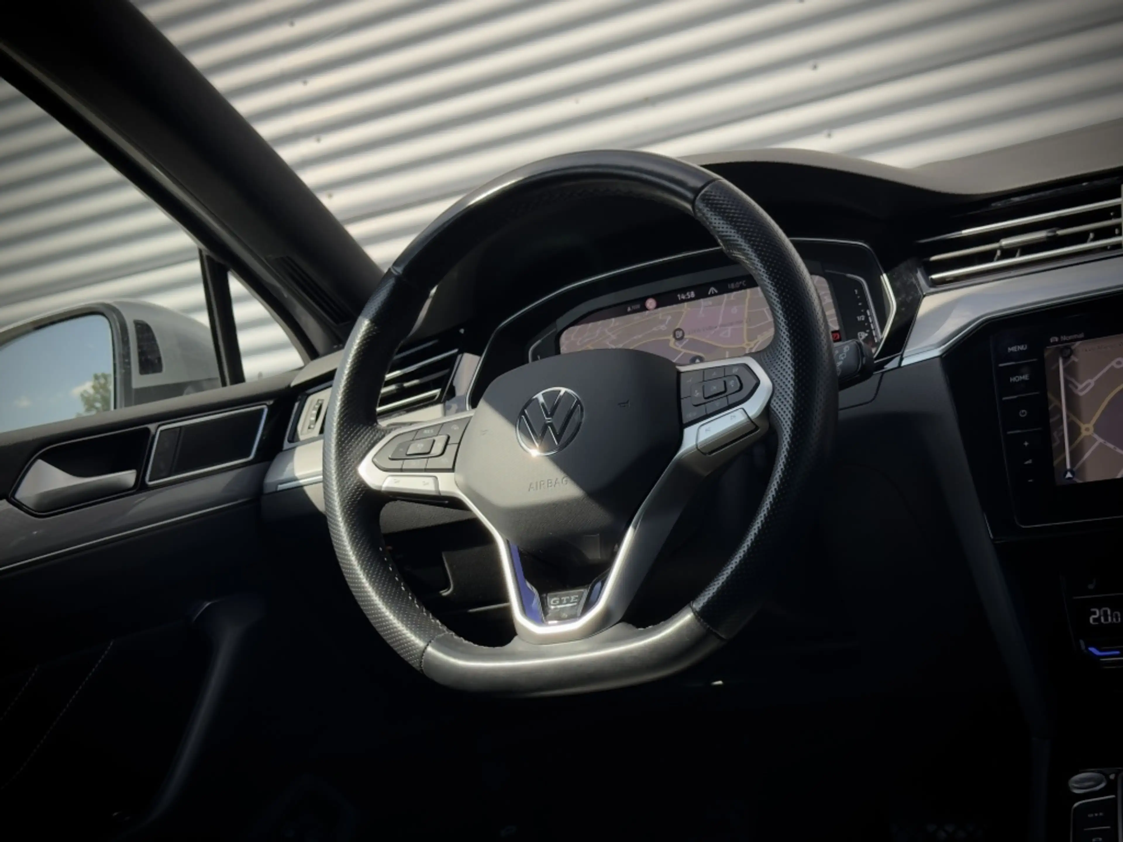 Volkswagen Passat Variant GTE | Panorama | Trekhaak | Leder | Ergoactive | I — photo 38