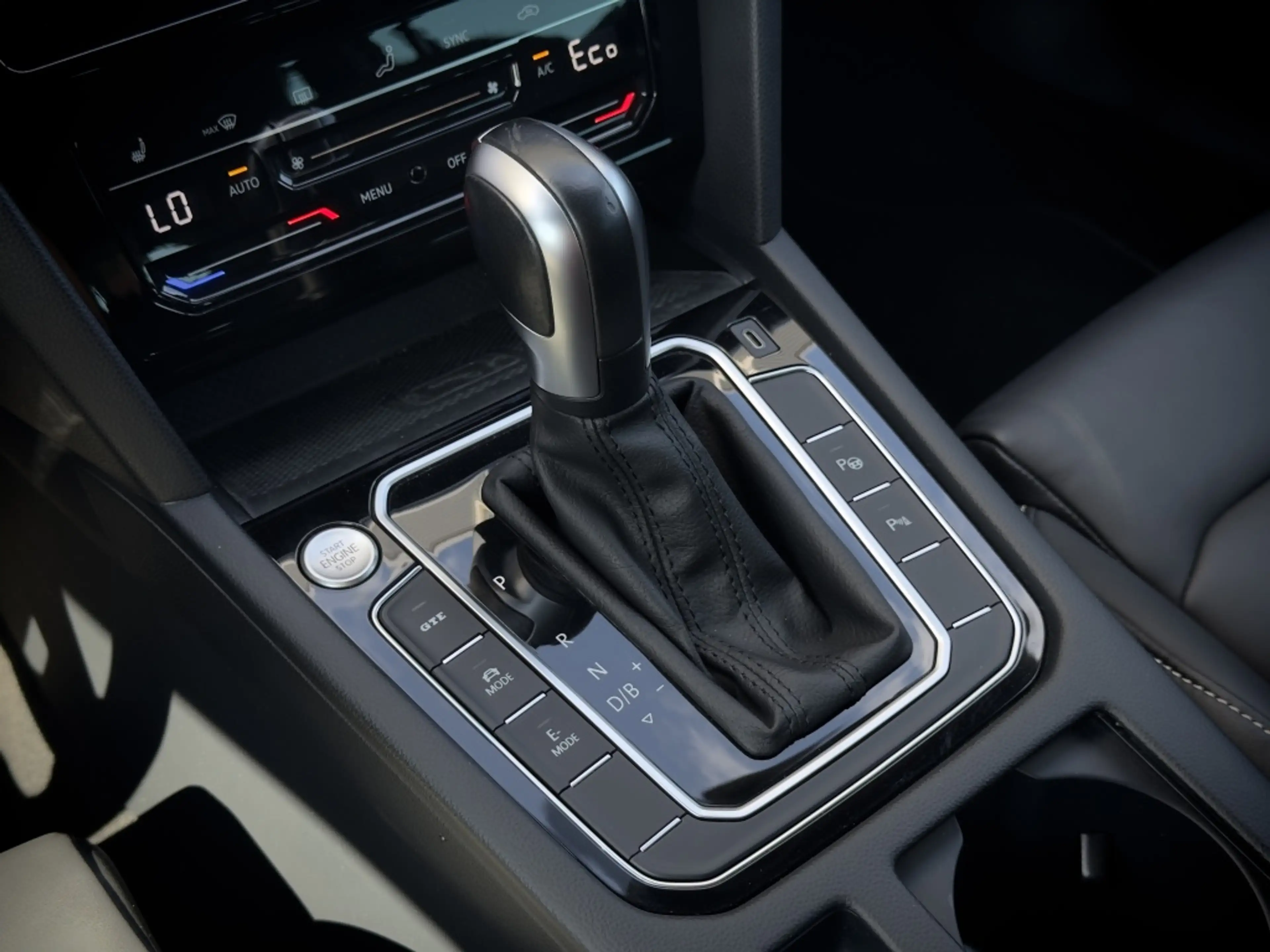 Volkswagen Passat Variant GTE | Panorama | Trekhaak | Leder | Ergoactive | I — photo 31
