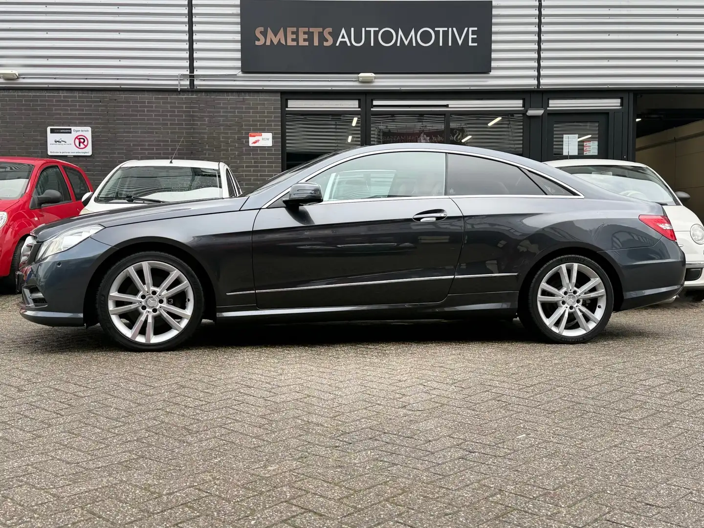 Mercedes-Benz E 350 Coupé Prestige,Automaat,Pano,Navi,Gekoelde stoelen Gris - 1