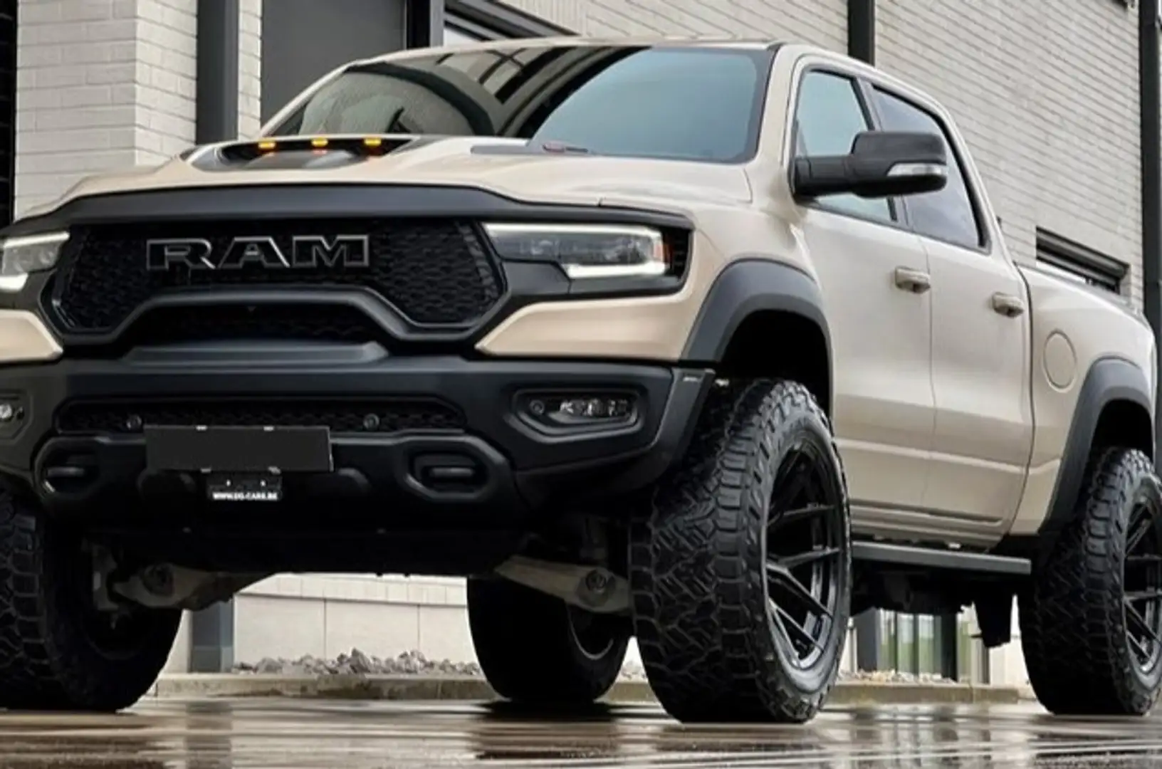 Dodge RAM 5.7L V8 Rebel Gris - 2