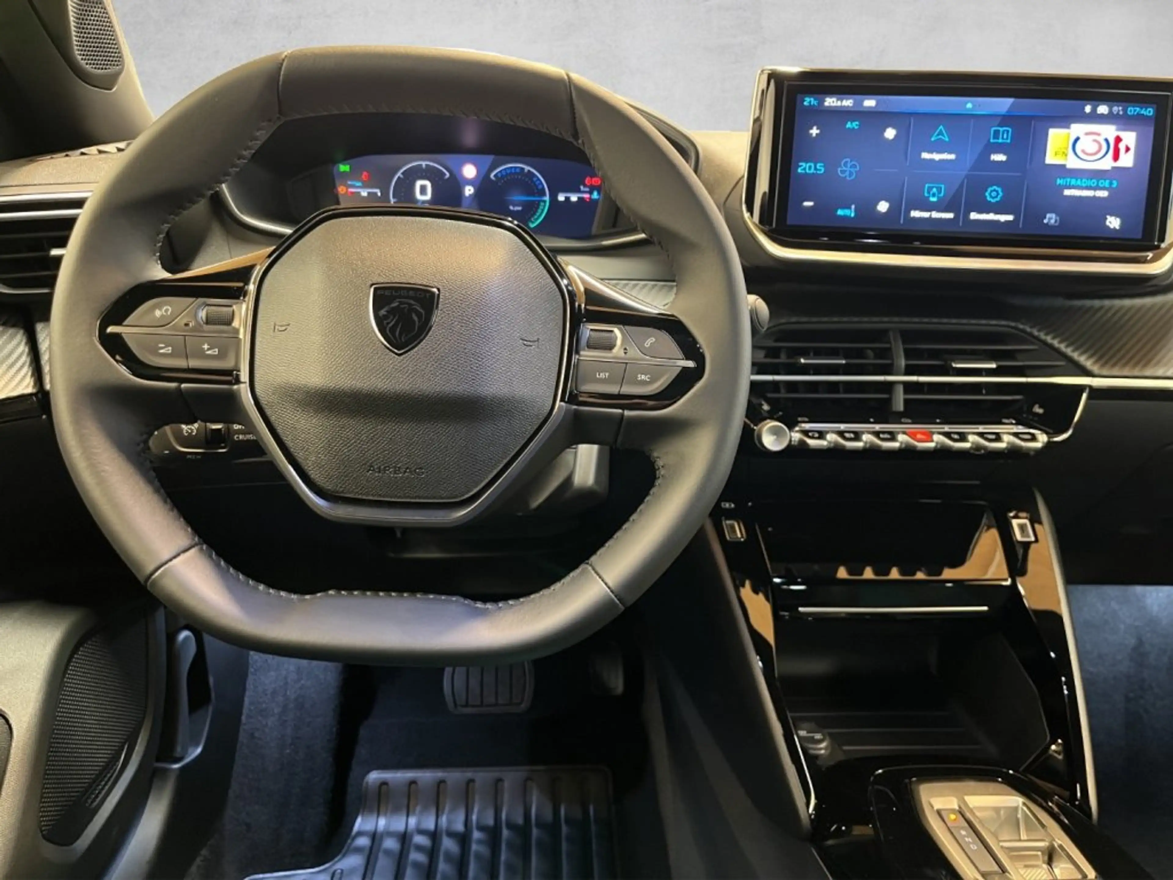 Peugeot 2008 Envy MHEV 110 e-DCS6 — photo 14