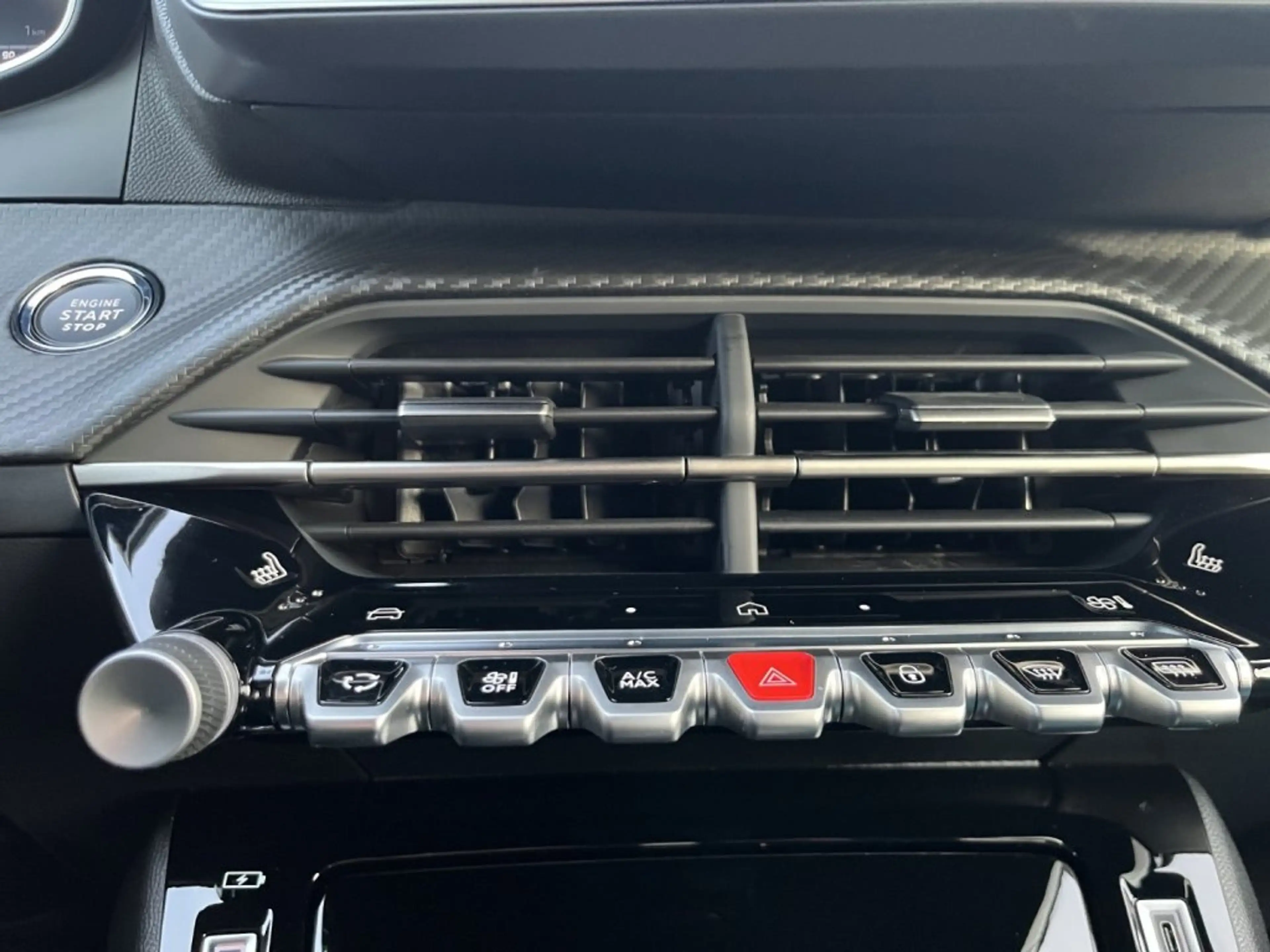 Peugeot 2008 Envy MHEV 110 e-DCS6 — photo 23