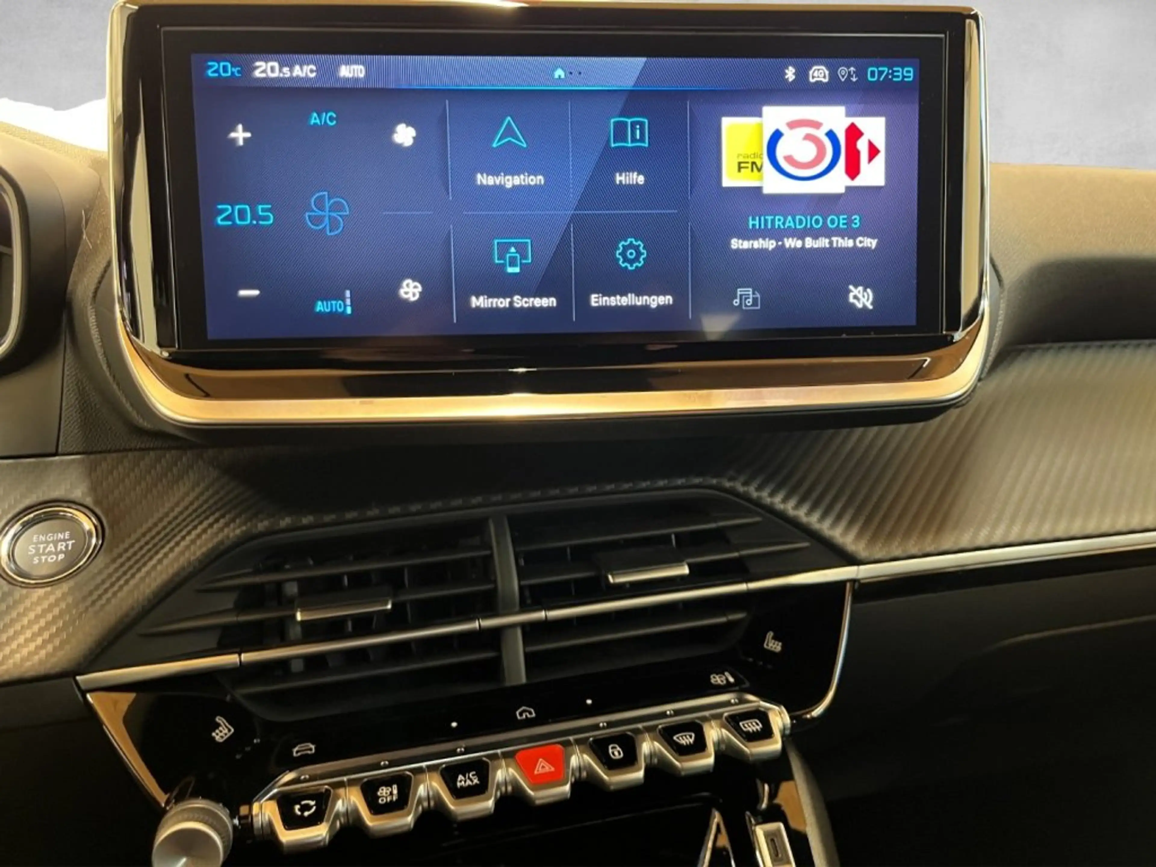 Peugeot 2008 Envy MHEV 110 e-DCS6 — photo 15