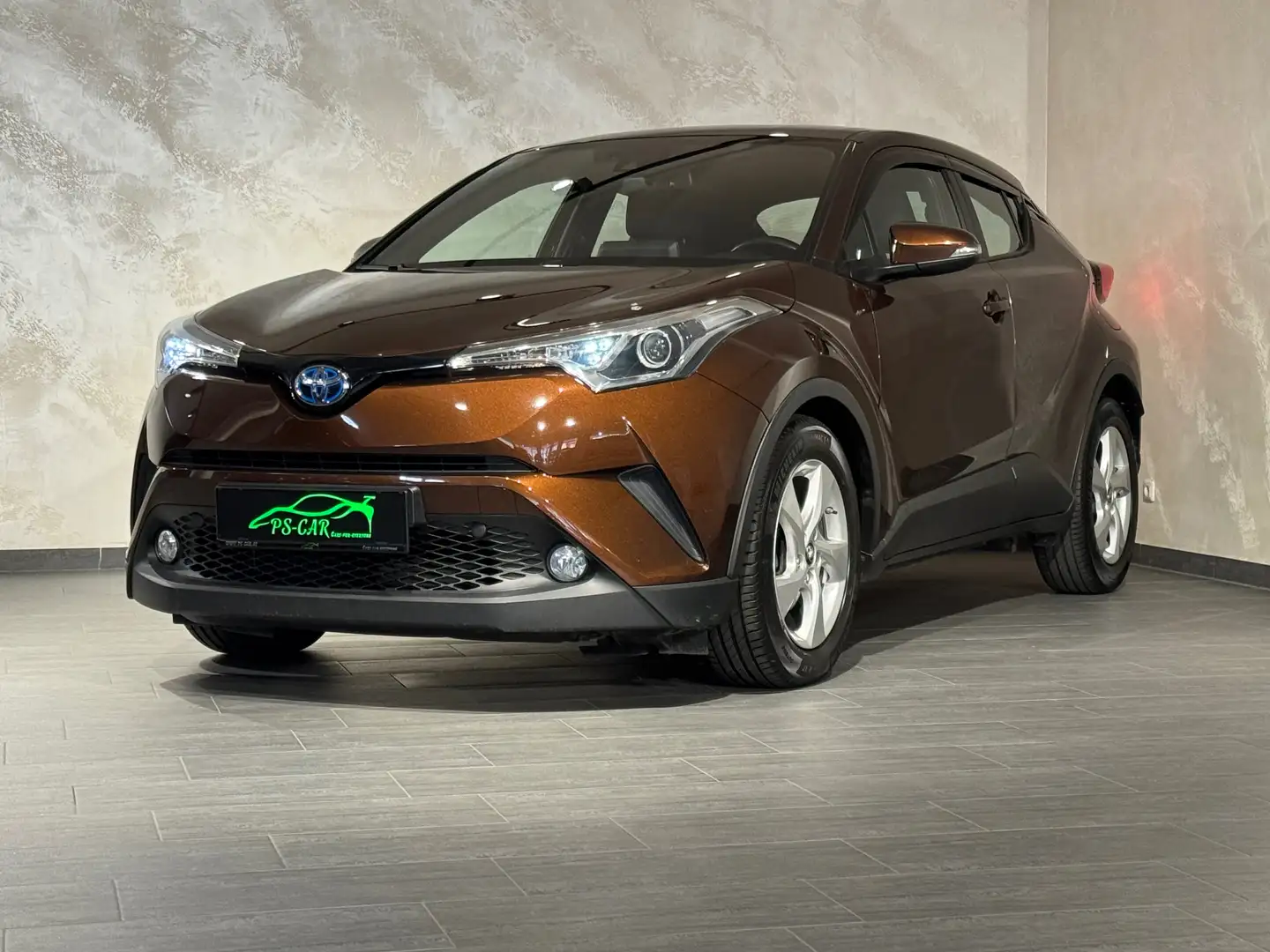 Toyota C-HR Basis 1.8i Hybrid Active Drive Bronze - 2