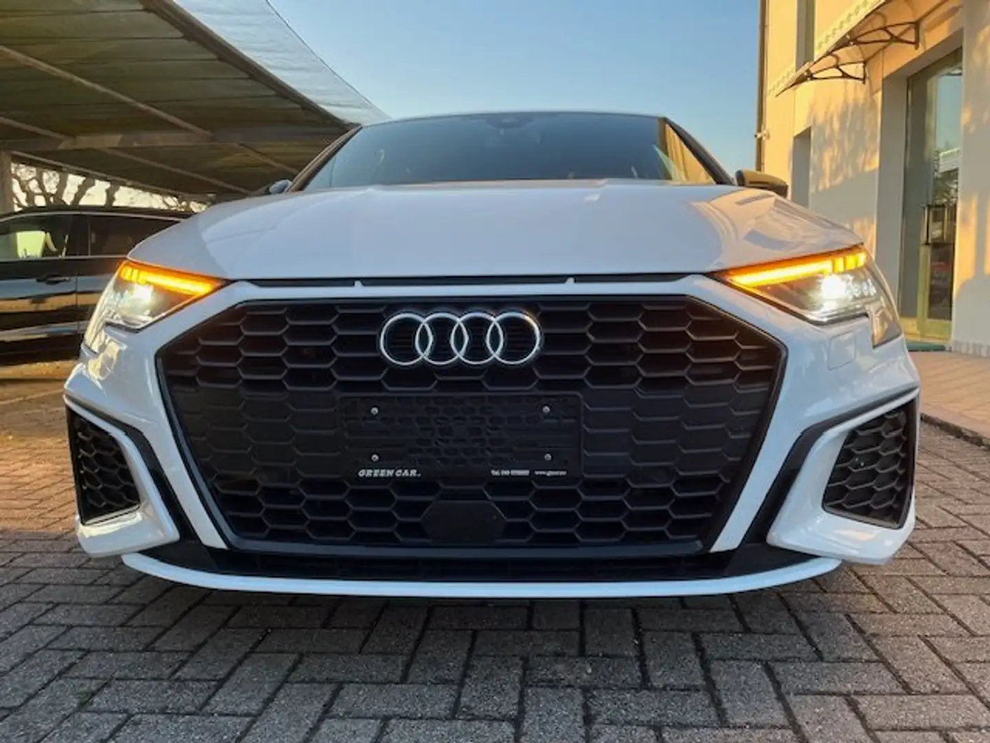 Audi A3 Sportback 40 TFSI 204cv E  s-tron S line NAVI+LED Blanc - 1