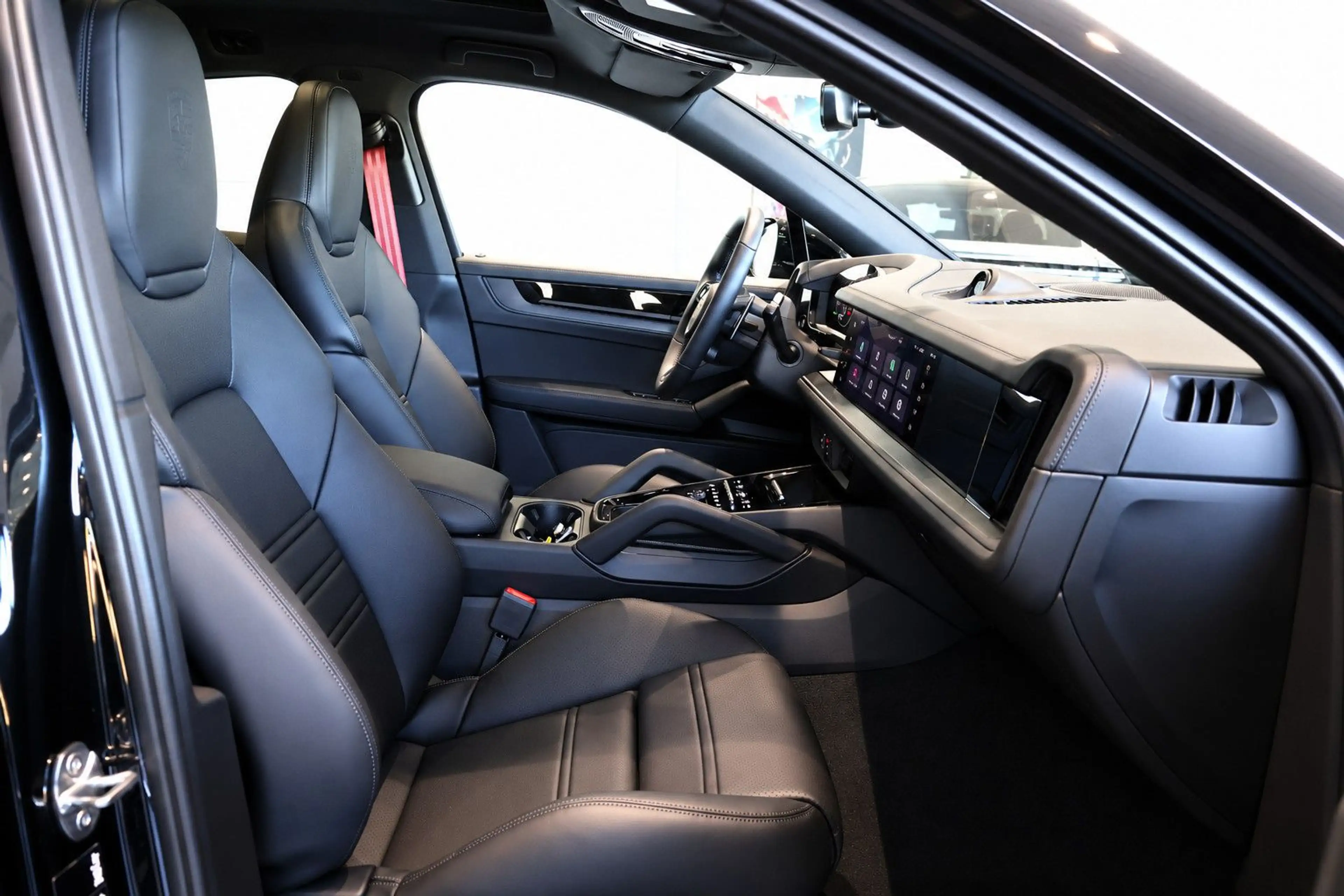 Porsche Cayenne Coupe E-Hybrid Black Ed*InnoDrive*NEU — photo 12