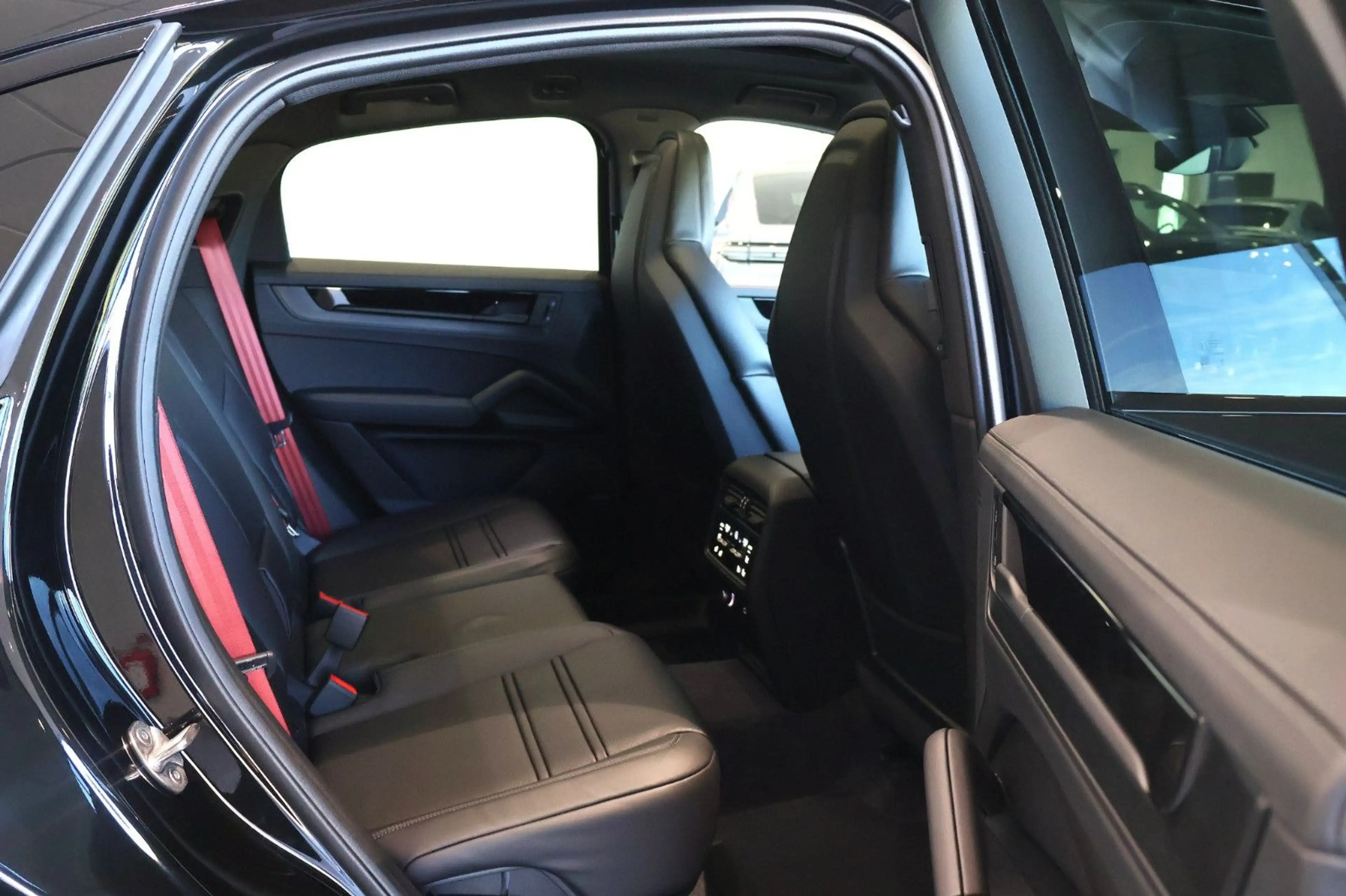 Porsche Cayenne Coupe E-Hybrid Black Ed*InnoDrive*NEU — photo 14