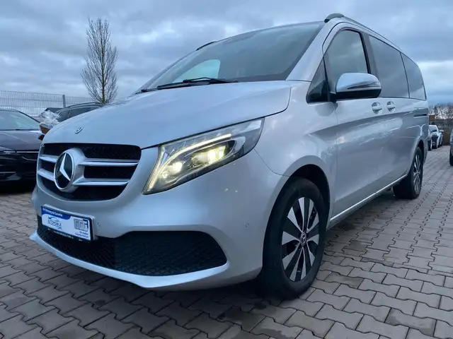Mercedes-Benz V 300 lang Avantgarde|8Sitze|LED|CarPlay|Burmest