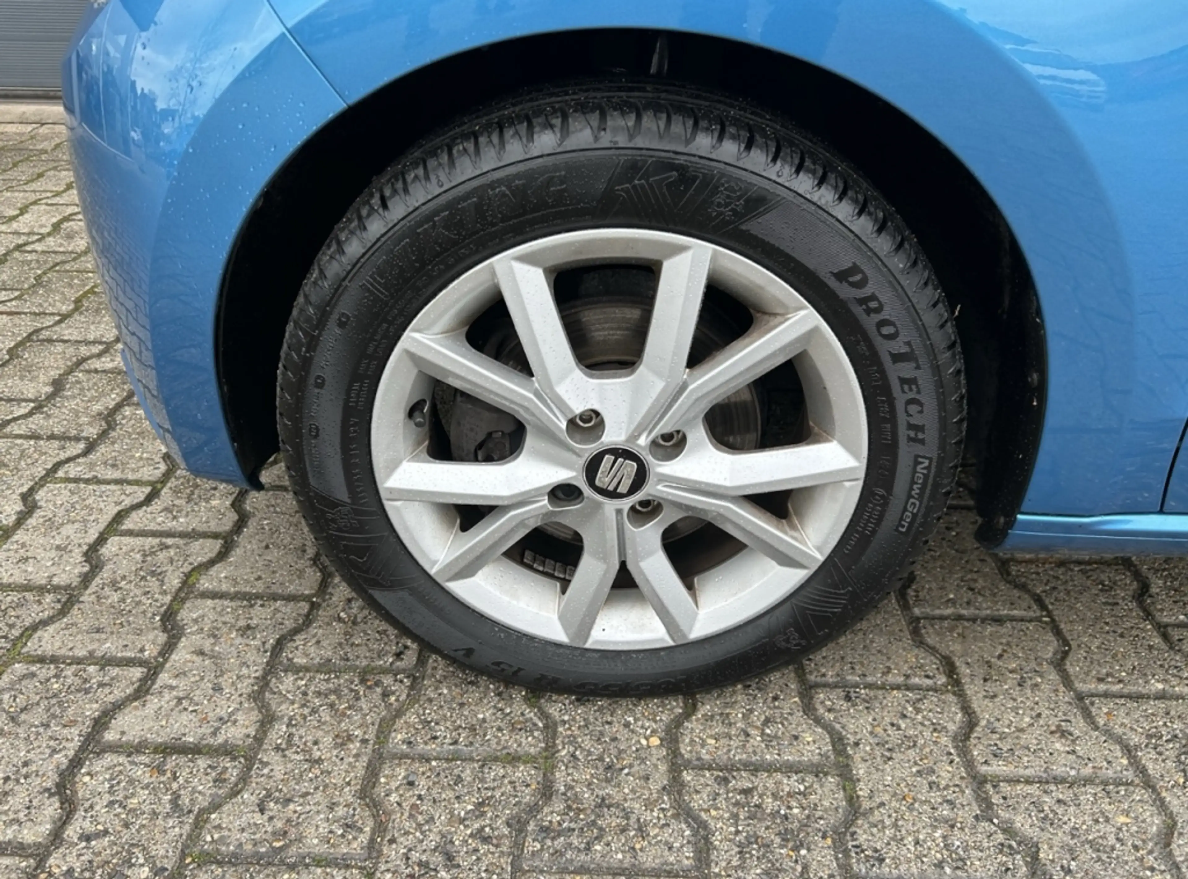 SEAT Mii 1.0 60pk 5-drs Sport Intense — photo 4