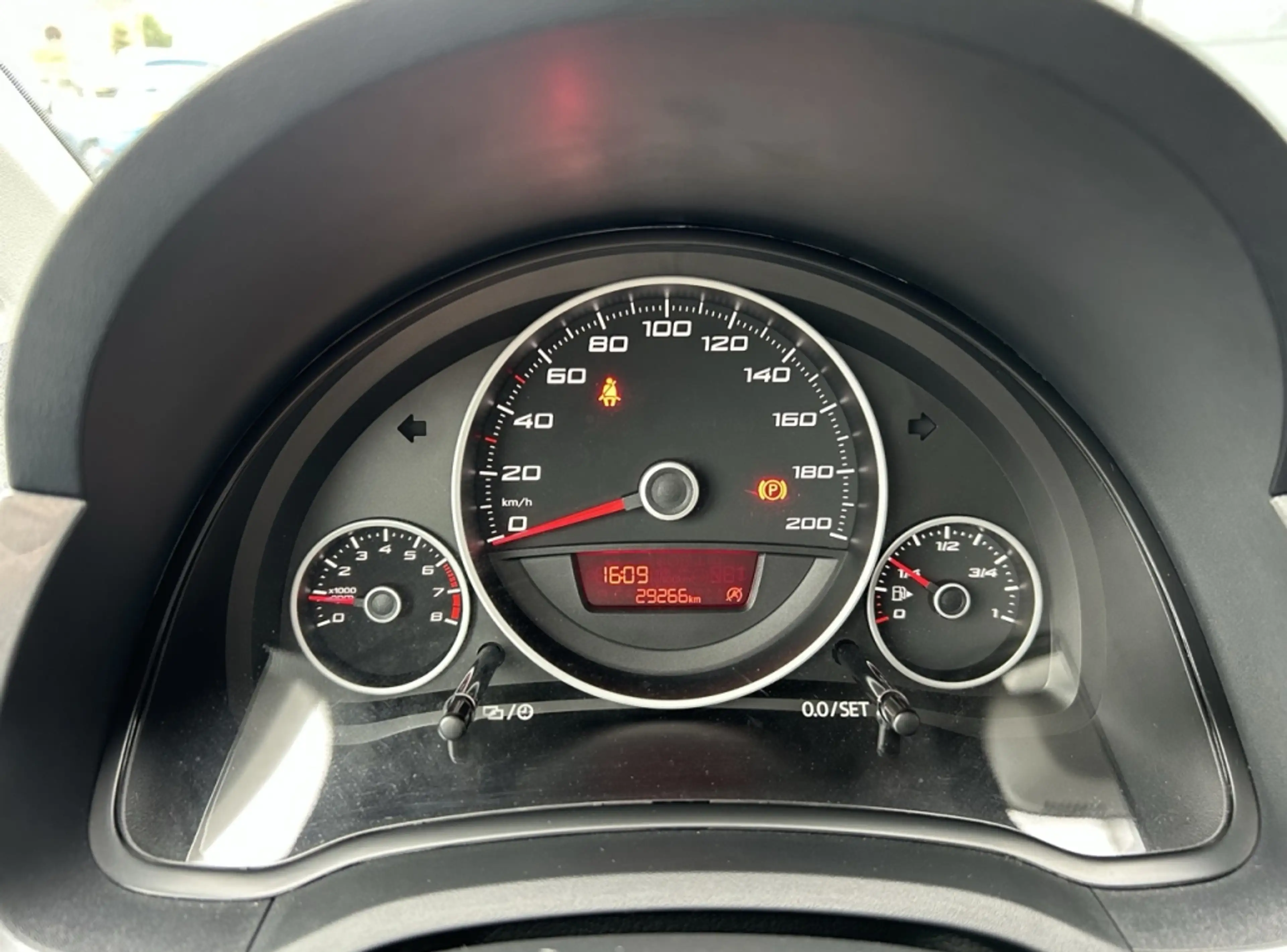 SEAT Mii 1.0 60pk 5-drs Sport Intense — photo 9