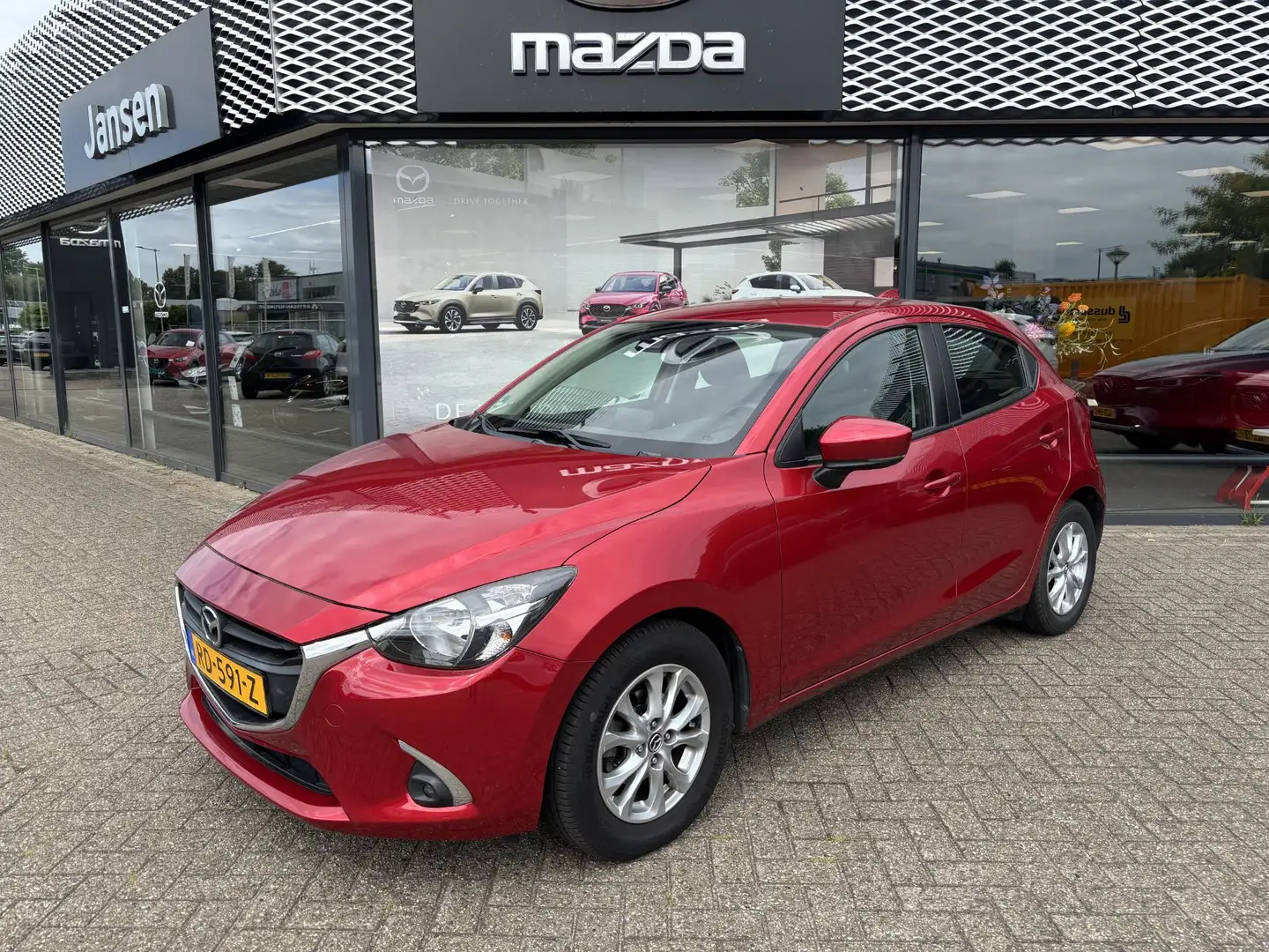 Mazda 2 1.5 Skyactiv-G Dynamic , Navi, Airco, Cruise, PDC, Rood - 2