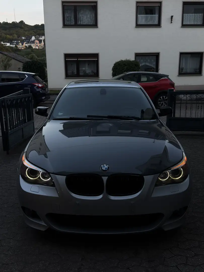 BMW 530 BMW E60 530d - 1