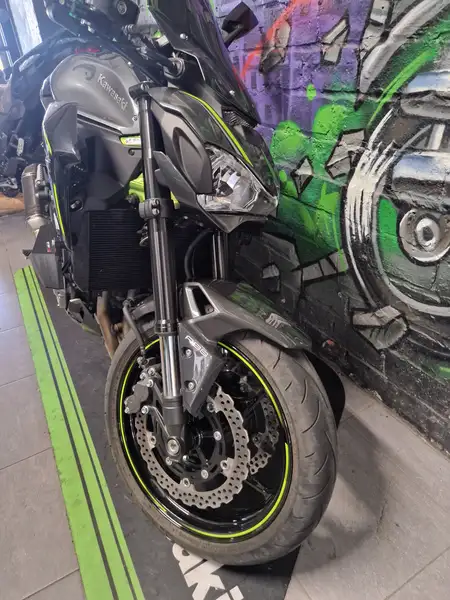 Kawasaki Z900 - foto 3