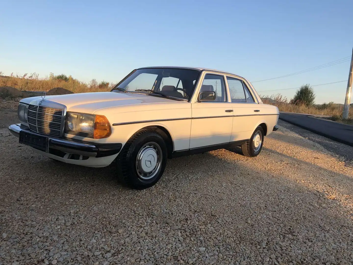 Mercedes-Benz 200 - 1