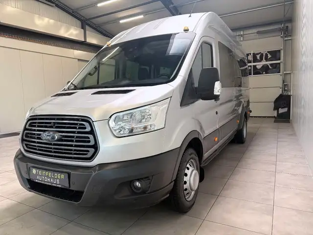 Ford Transit view 3