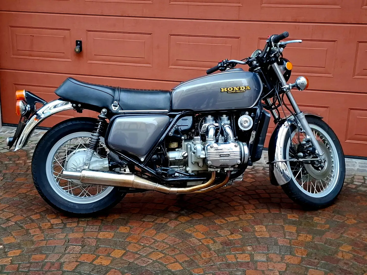 Honda GL 1000 Gris - 1