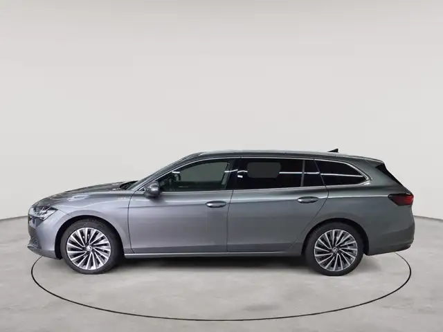 Skoda Superb view 6