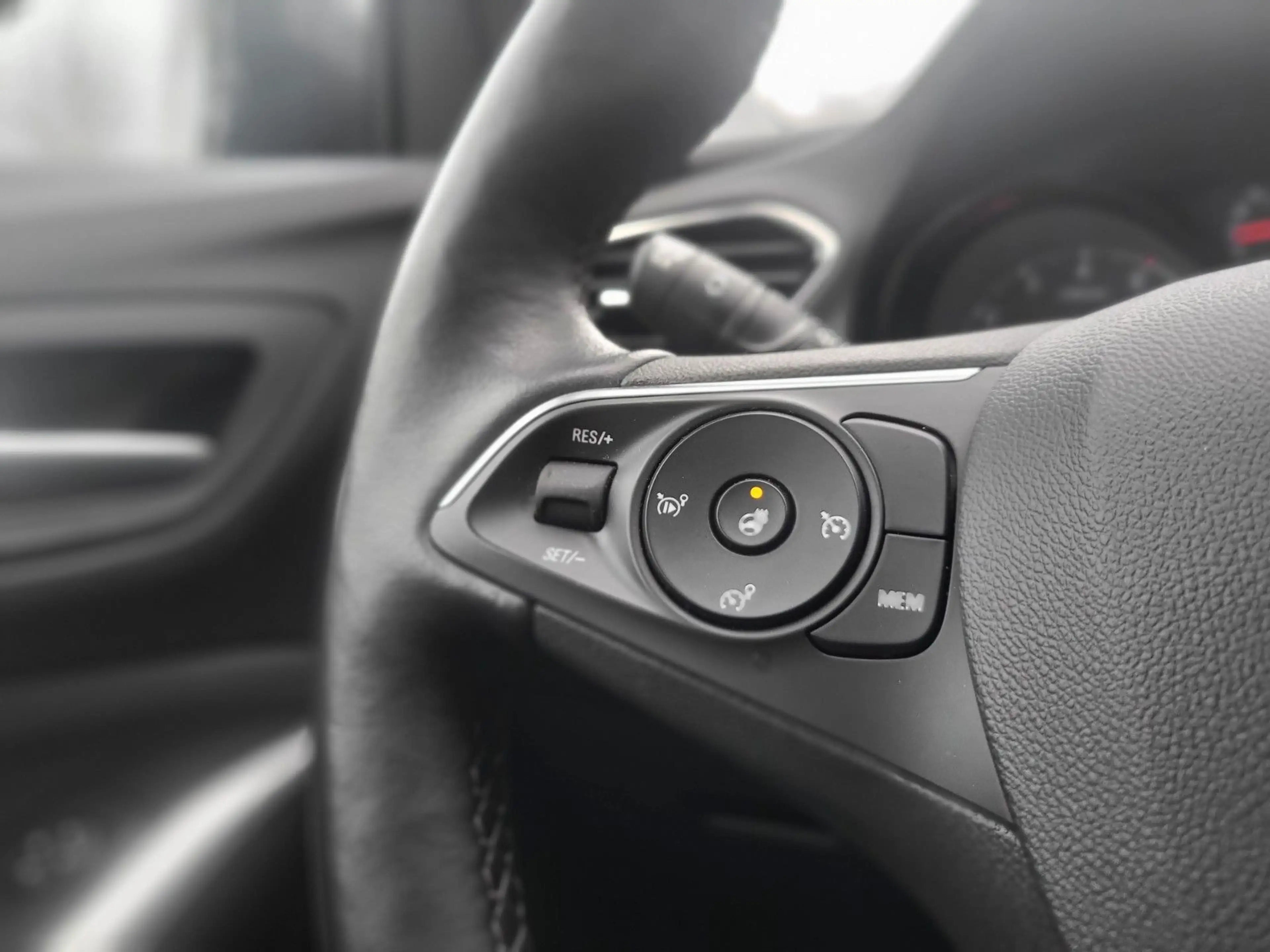 Opel Grandland X Edition "Design-Paket" aus 1.Hand — photo 10