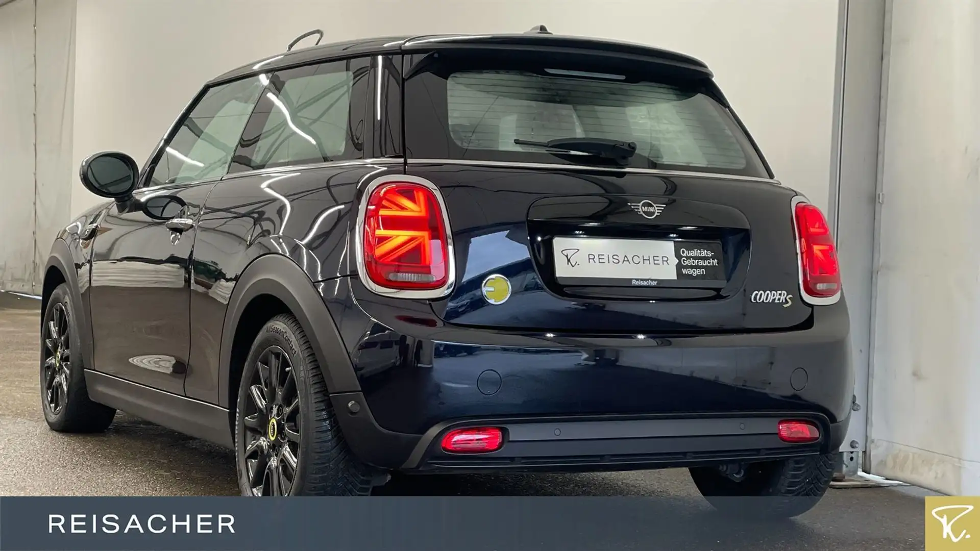 MINI Cooper SE Classic Trim PDC LED SHZ DAB 16"LM Schwarz - 2