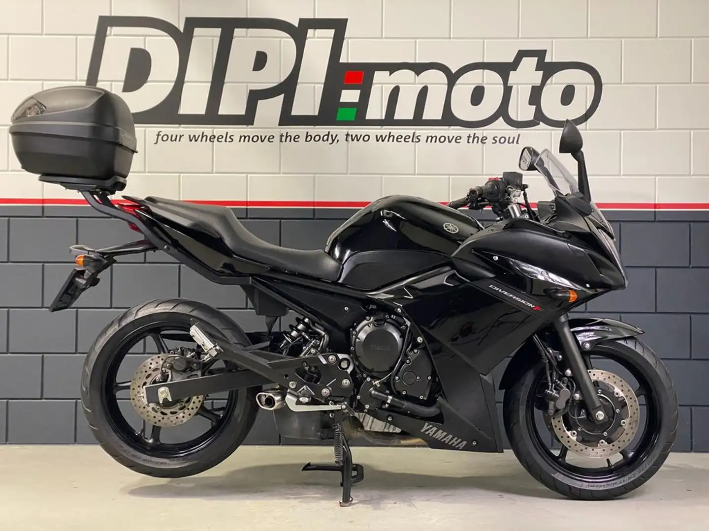 Yamaha XJ 6 DIVERSION ABS Fekete - 2