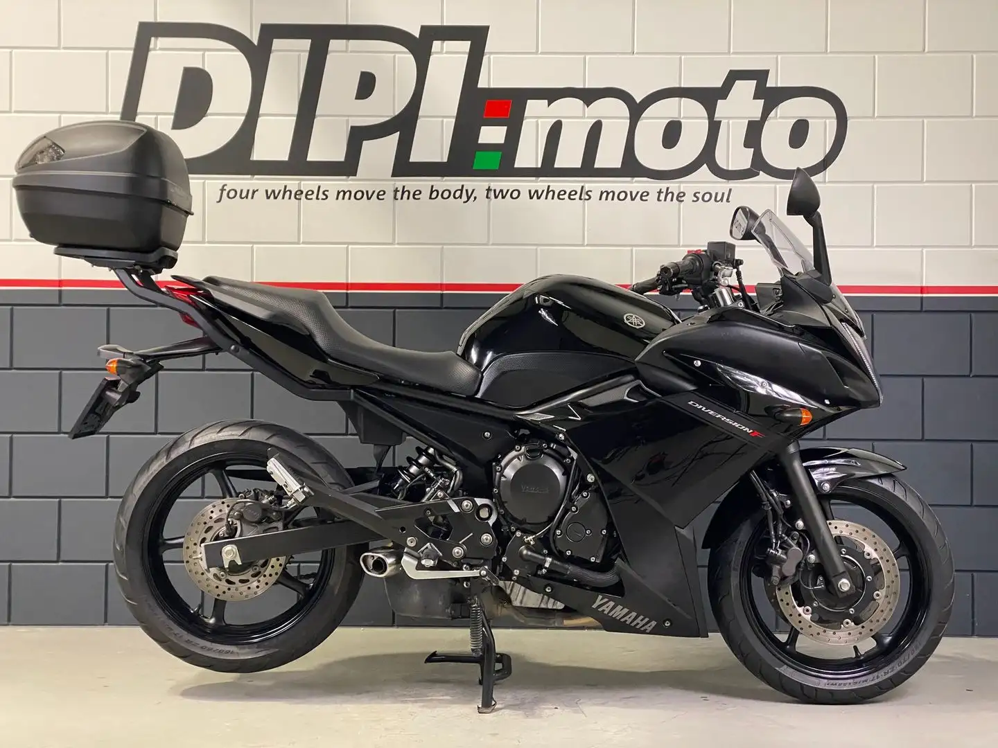 Yamaha XJ 6 ABS Zwart - 2