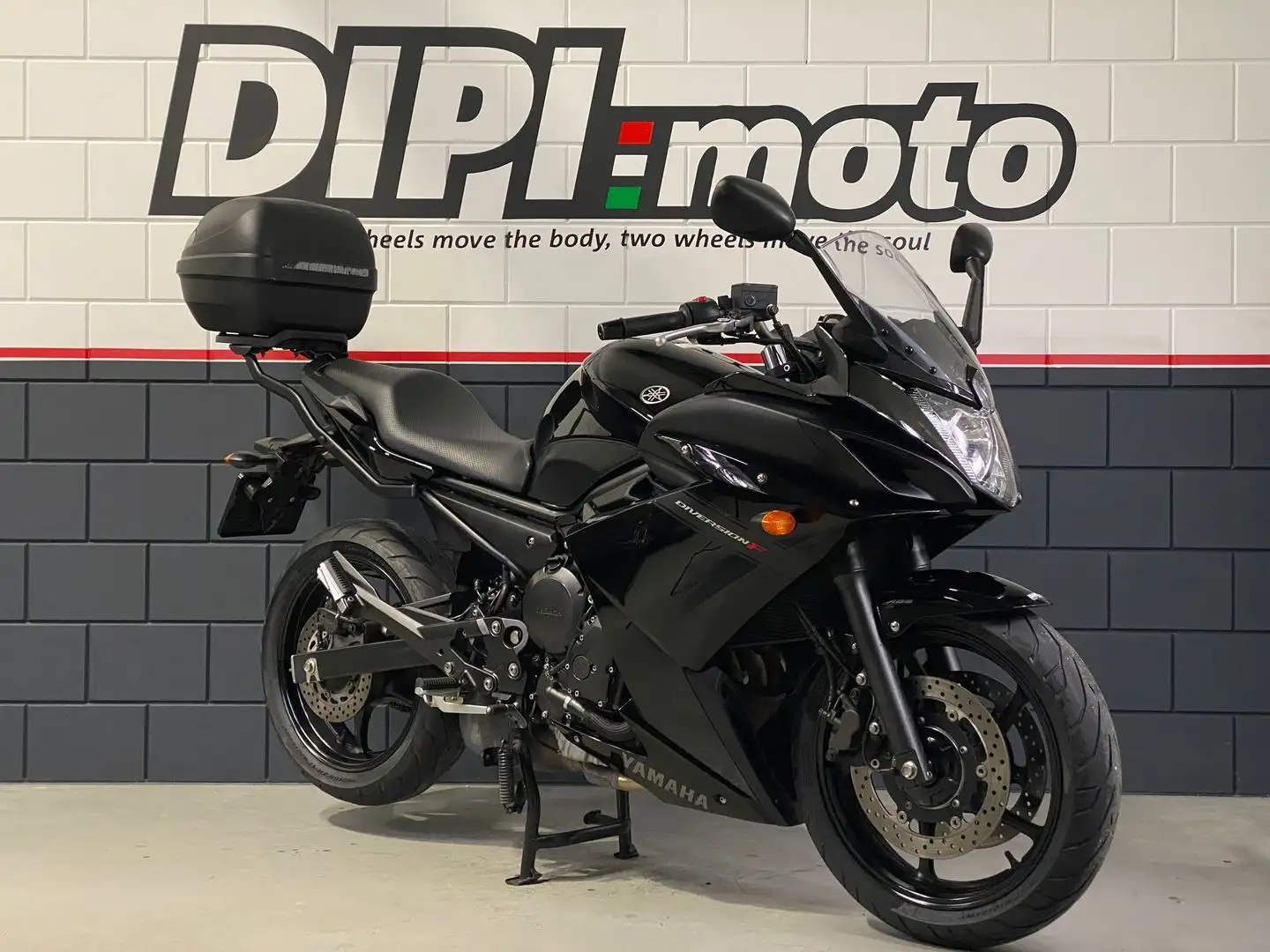 Yamaha XJ 6 ABS Zwart - 1