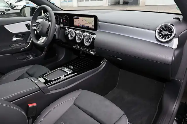 Mercedes-Benz A-Class view 8