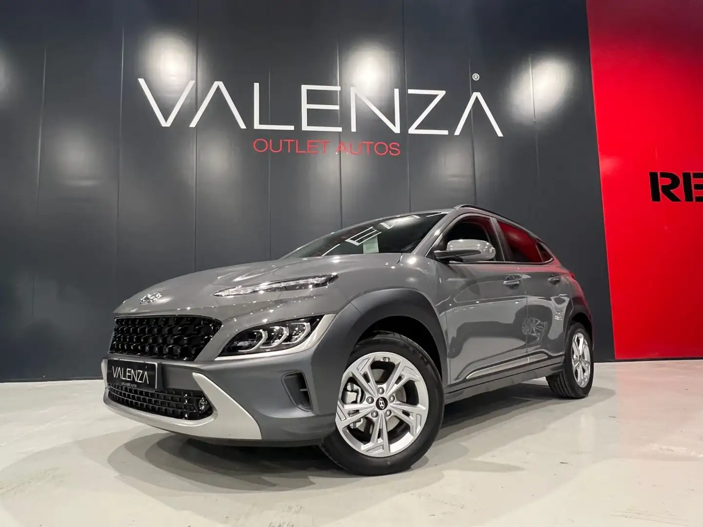 Hyundai KONA 1.0 TGDI Tecno 4x2 Gris - 2