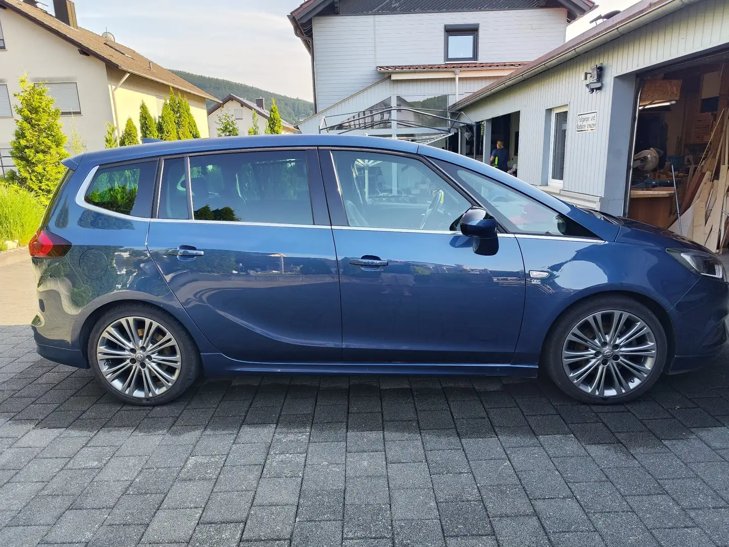 Opel Zafira 2.0 D (CDTI) Automatik OPC Line 7-SITZER - 1