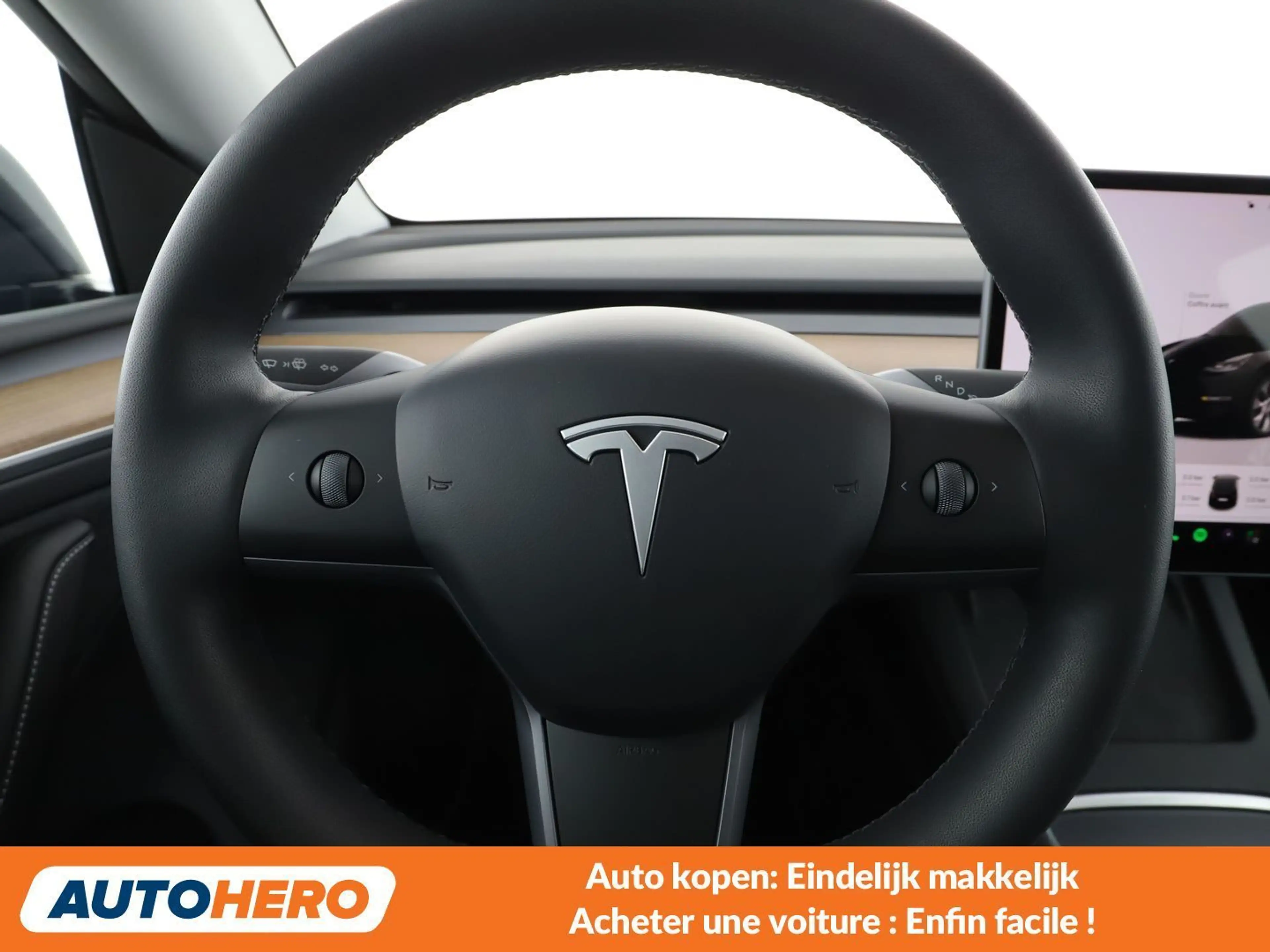 Tesla Model Y Standard Range — photo 5