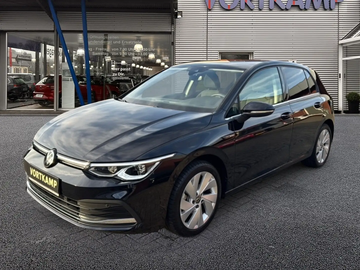 Volkswagen Golf VIII Lim. Style Winterpaket/Licht&Sicht Noir - 2