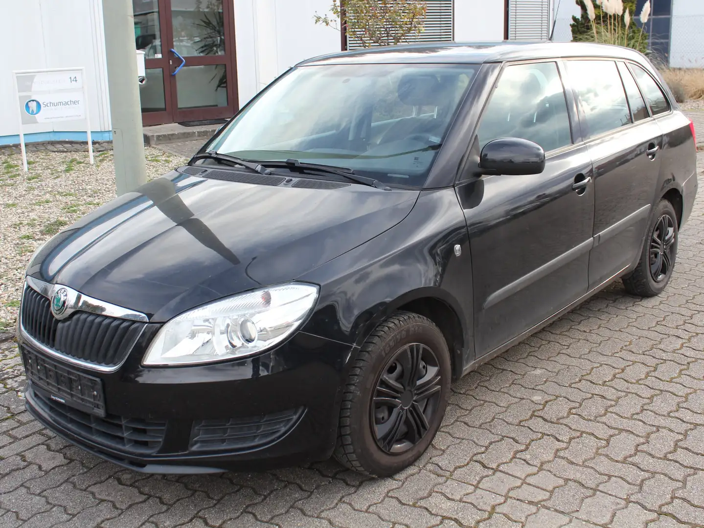 Skoda Fabia Ambiente Schwarz - 1