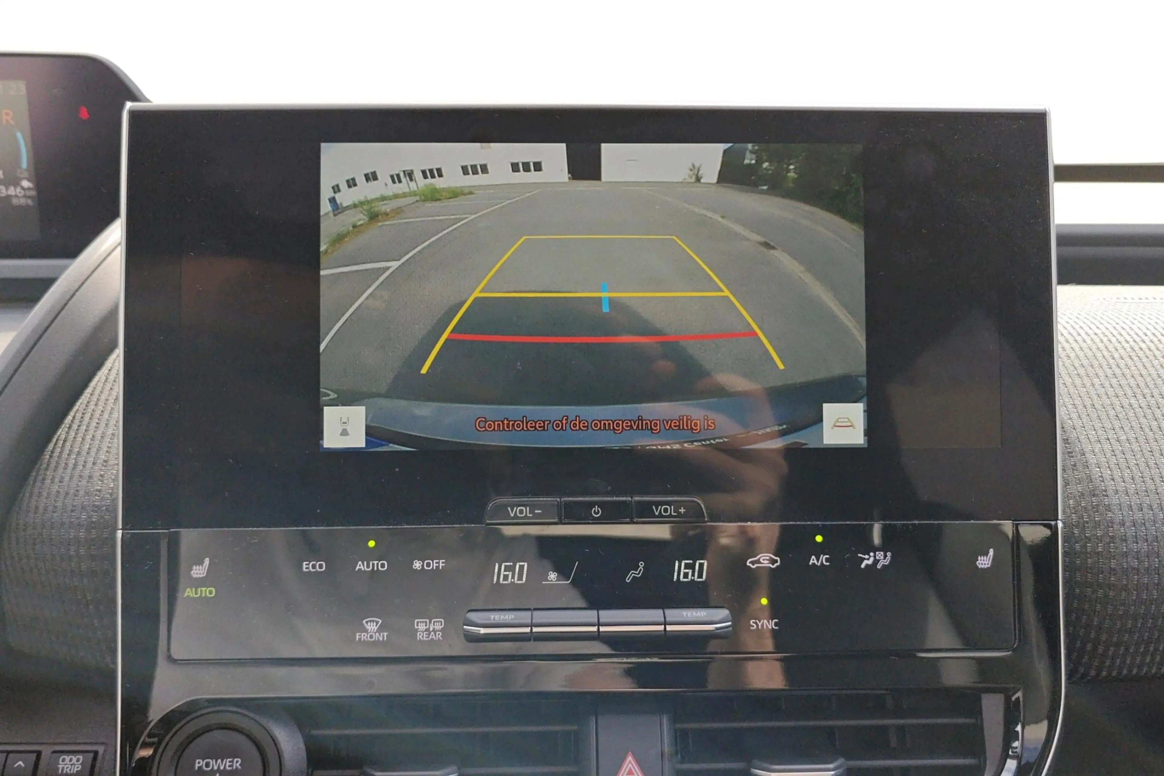 Toyota bZ4X 73.1 kWh AWD Style - DEMO — photo 11