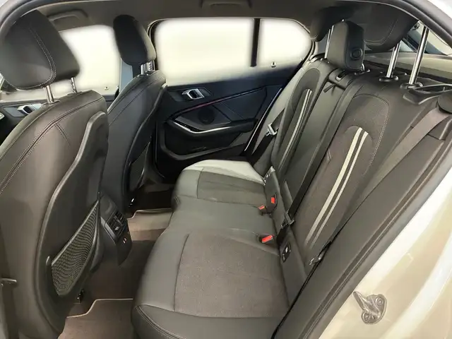 BMW 1 Series view 7