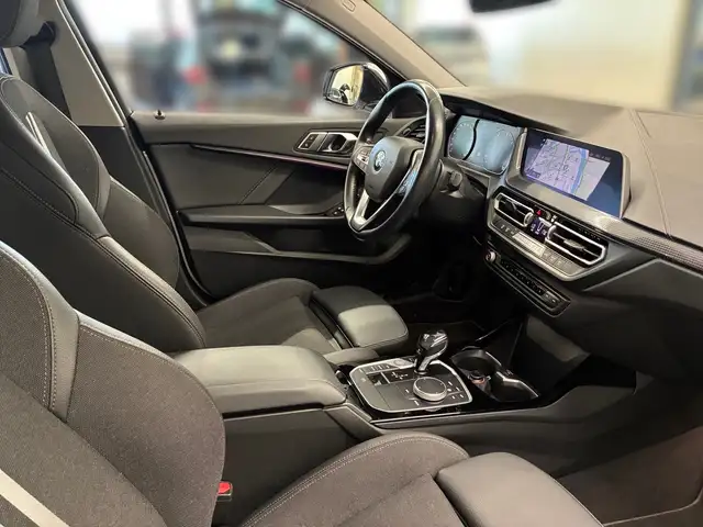 BMW 1 Series view 12