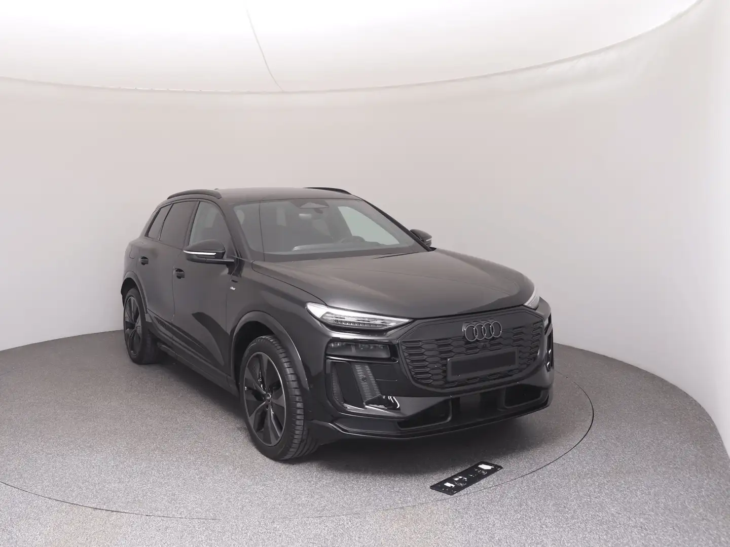 Audi Q6 e-tron e-tron quattro Schwarz - 2