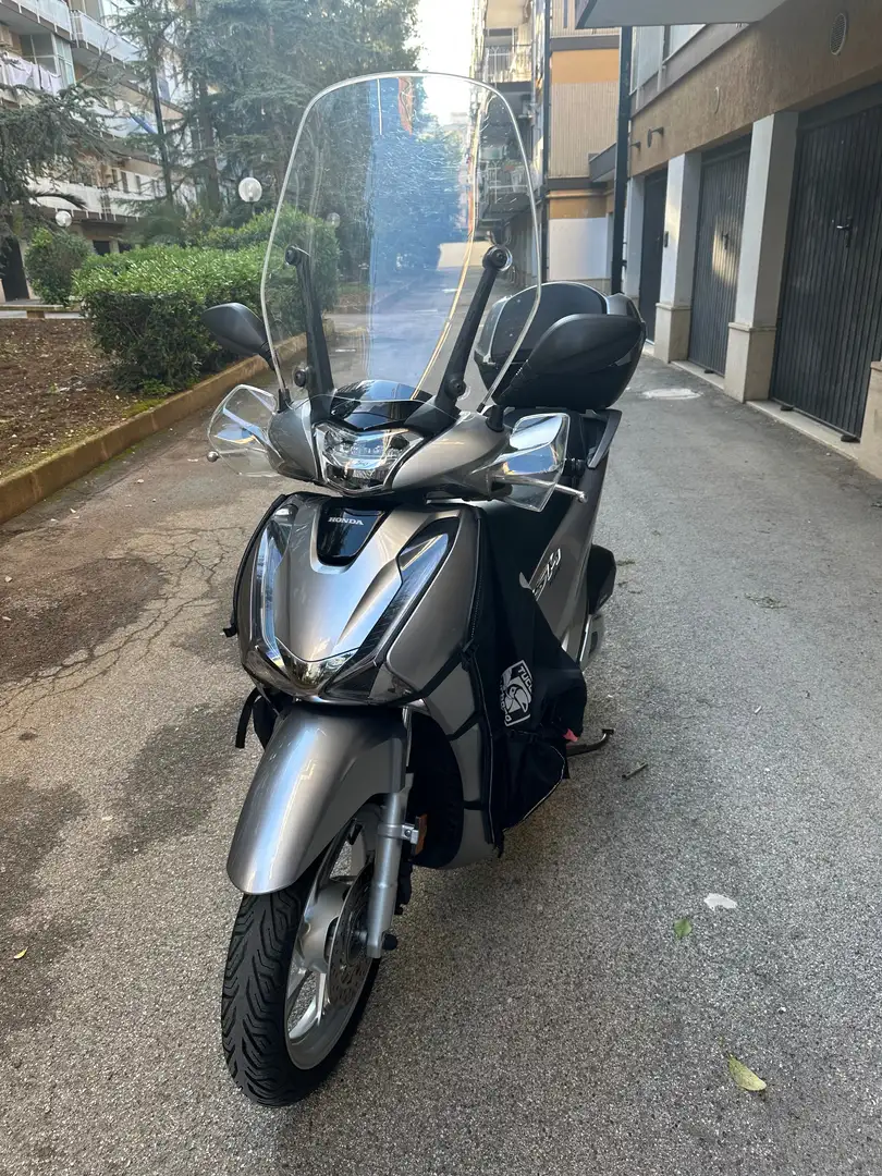 Honda SH 150i Argintiu - 1