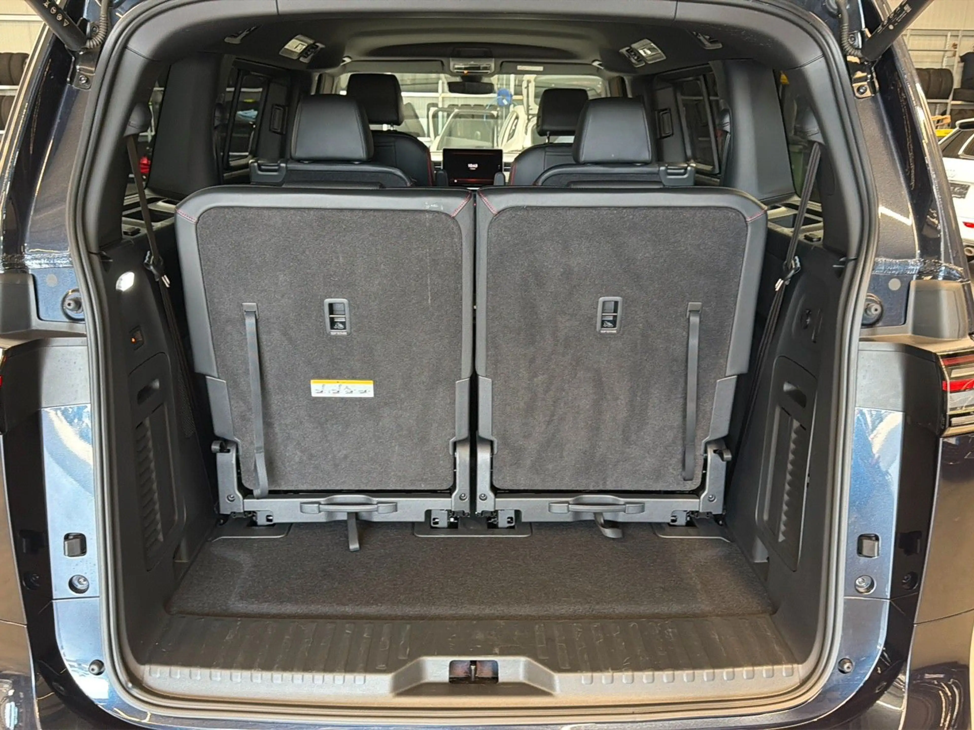 Volkswagen ID. Buzz Bus 250 kW 4M LR GTX ACC AHK 360° H&K — photo 13