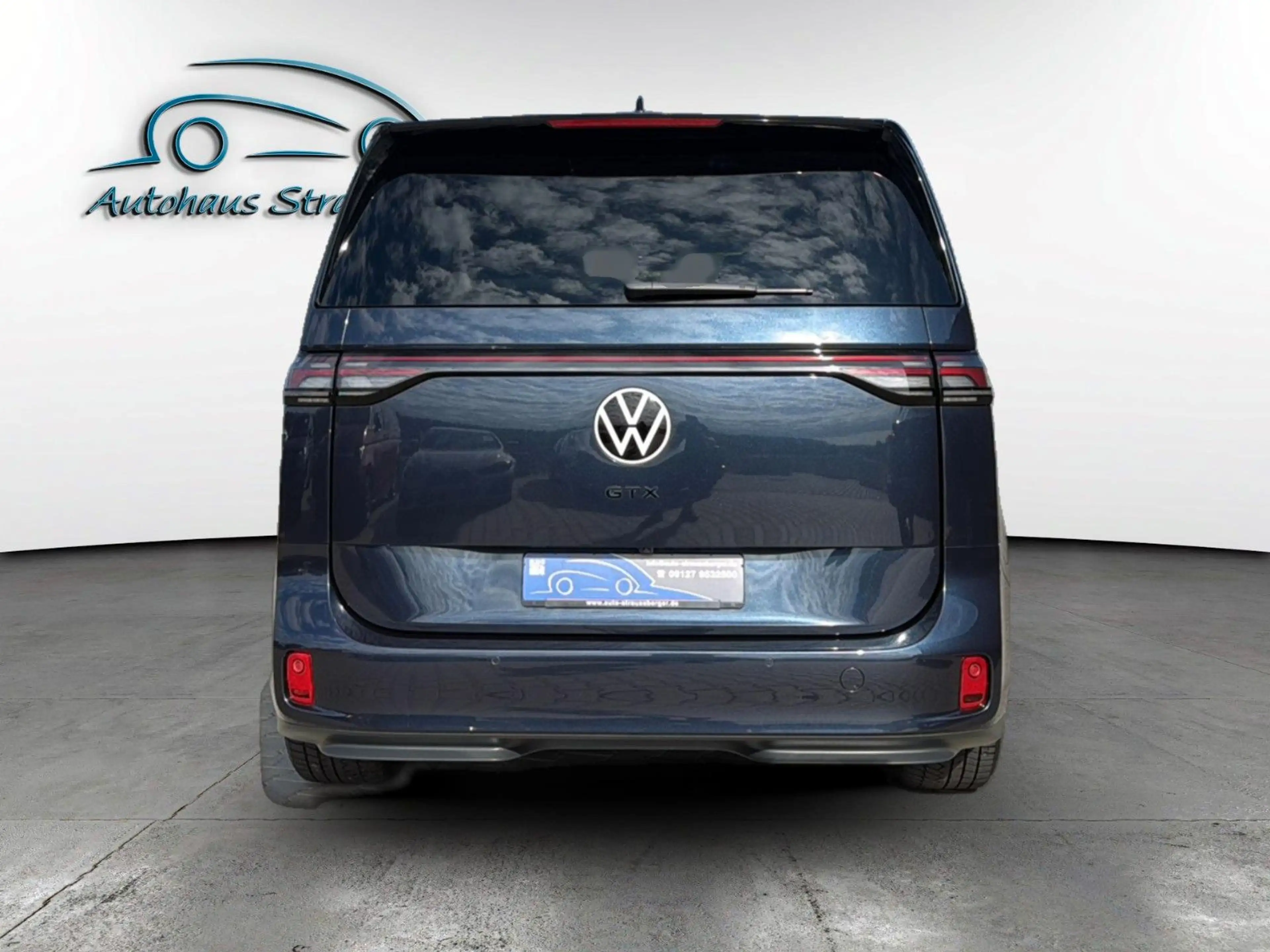 Volkswagen ID. Buzz Bus 250 kW 4M LR GTX ACC AHK 360° H&K — photo 4